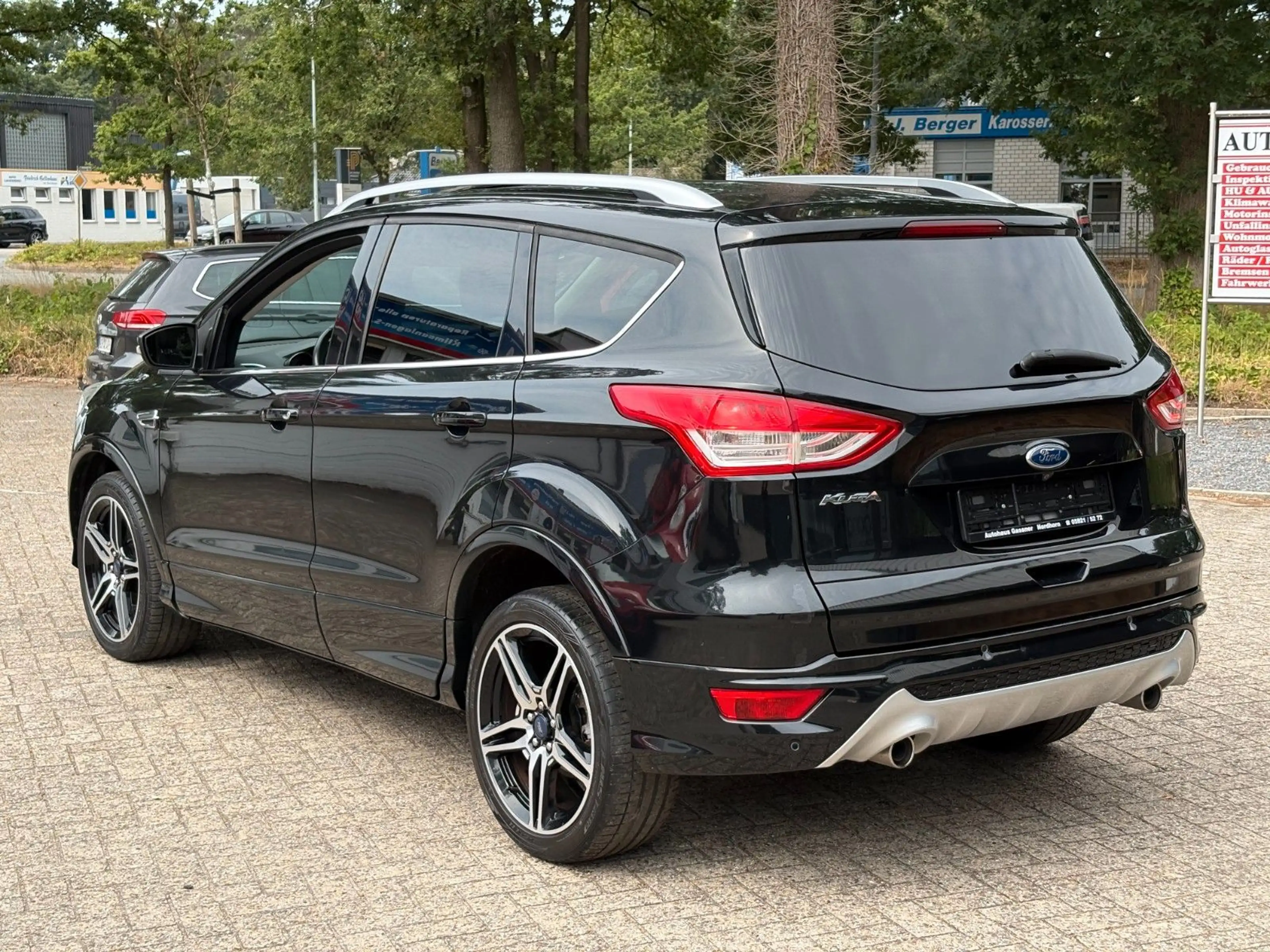 Ford Kuga Individual 4x4 132kw  *PANOR*KEYLESS*AHK* — photo 7