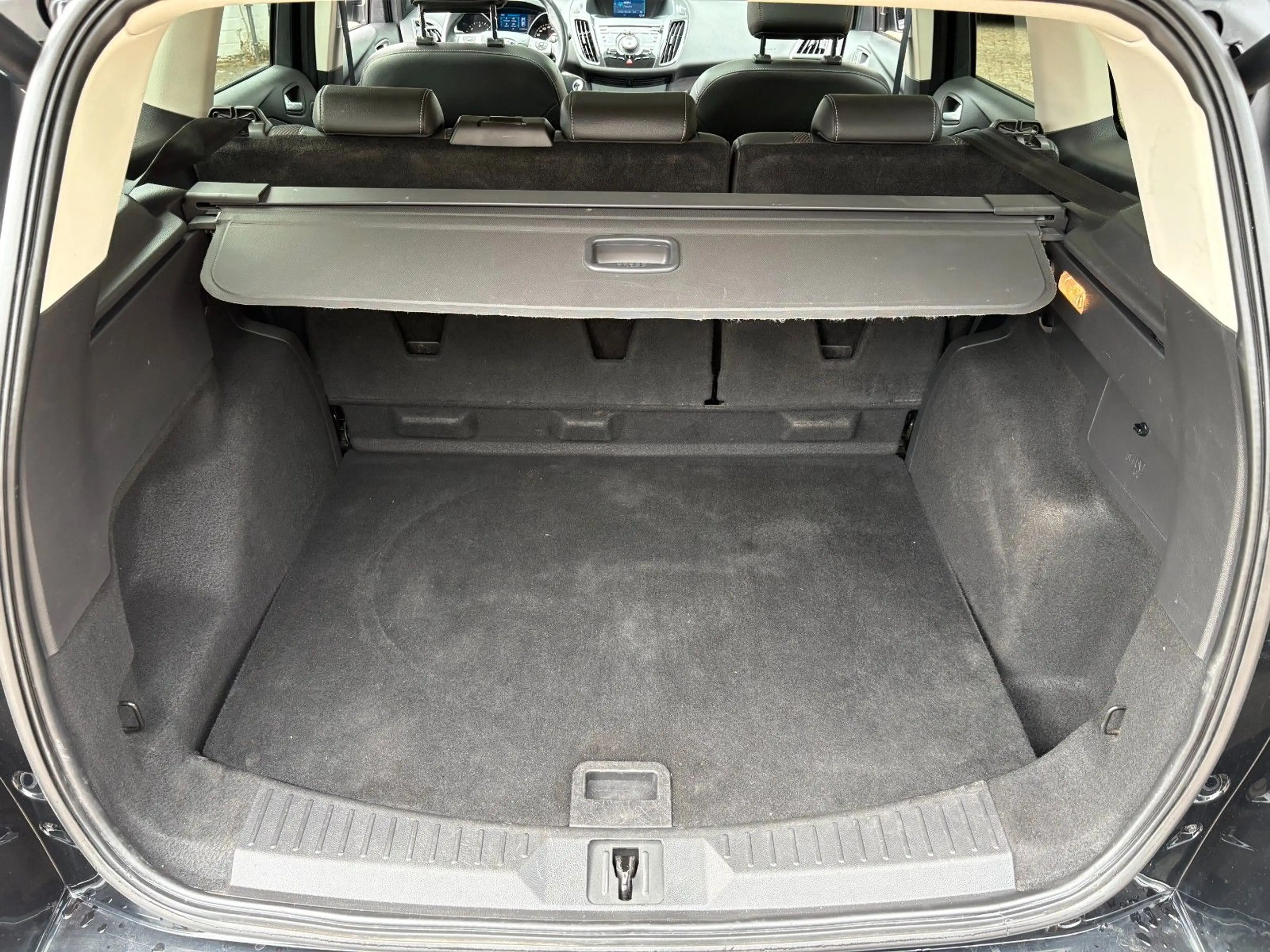 Ford Kuga Individual 4x4 132kw  *PANOR*KEYLESS*AHK* — photo 15