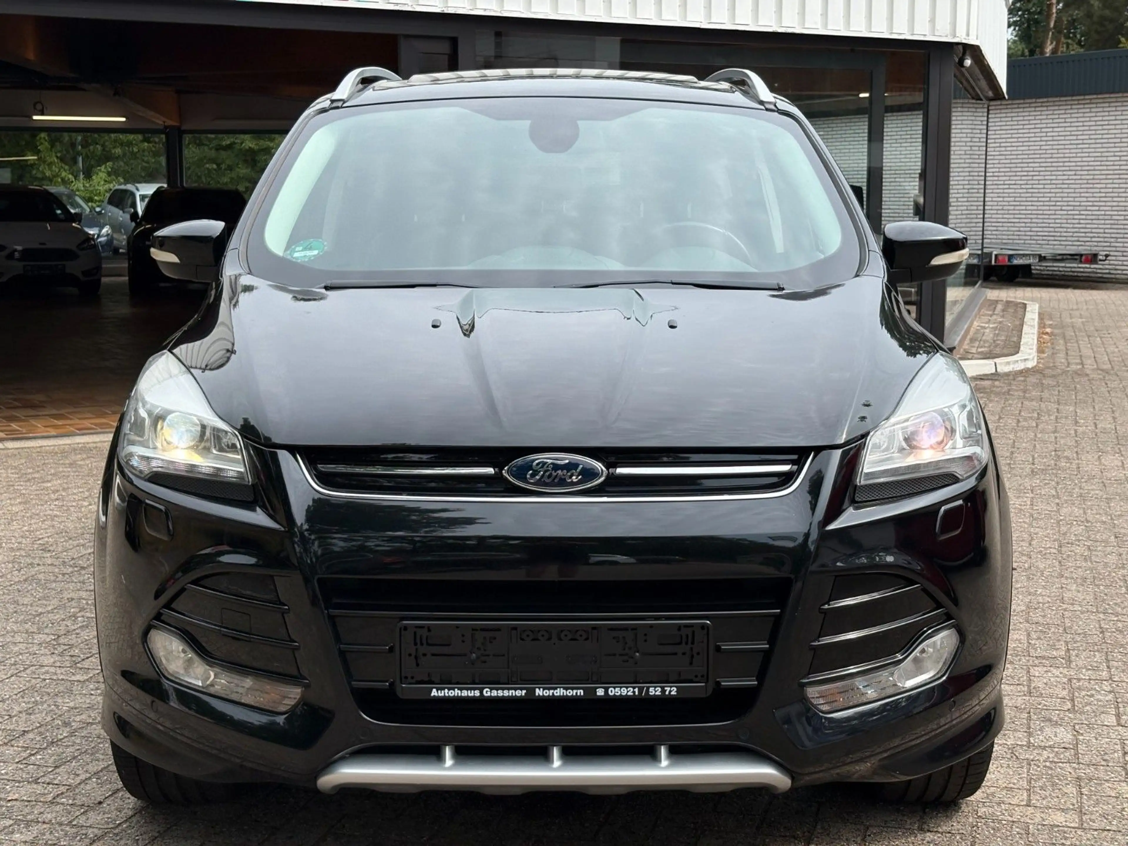 Ford Kuga Individual 4x4 132kw  *PANOR*KEYLESS*AHK* — photo 3