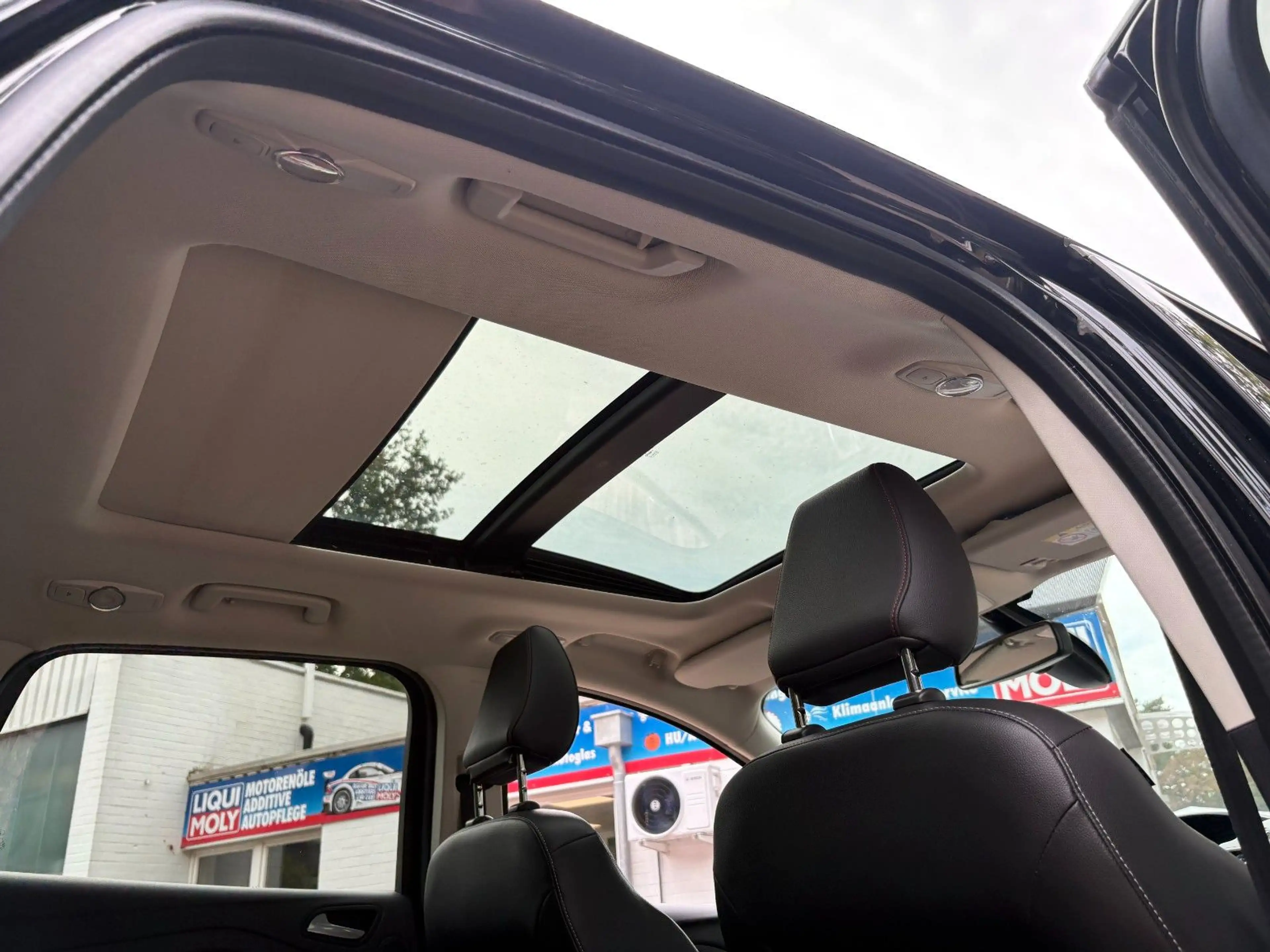 Ford Kuga Individual 4x4 132kw  *PANOR*KEYLESS*AHK* — photo 14