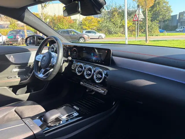 Mercedes-Benz CLA view 22