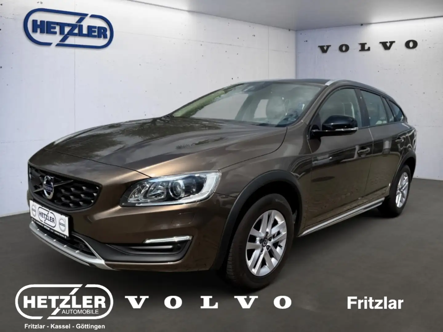 Volvo V60 Cross Country Summum D3 StandHZG Navi Leder Digita Braun - 1