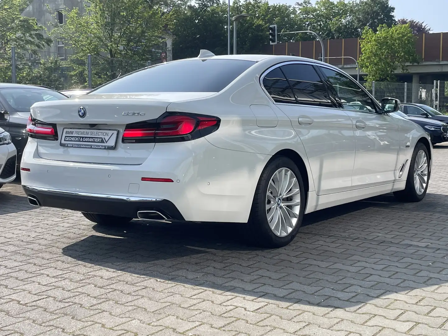 BMW 530 e Luxury Line //Leas. ab EUR 619,-inkl.* Weiß - 2