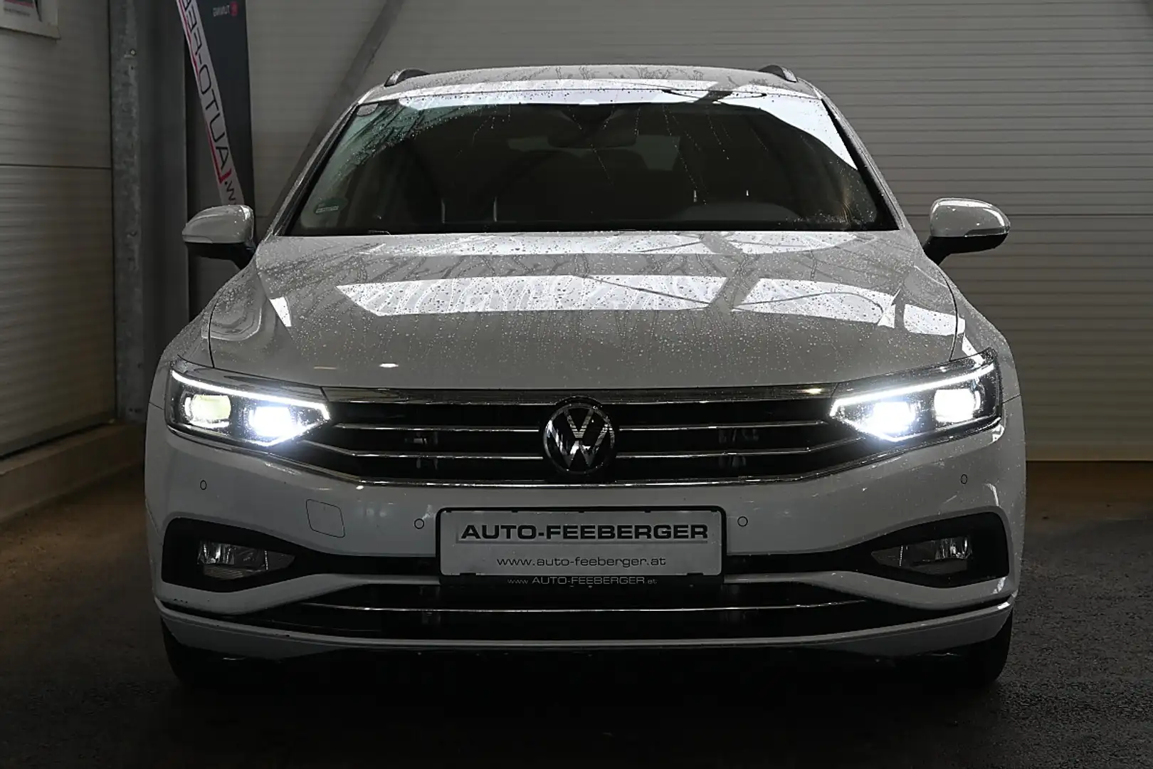 Volkswagen Passat 2.0 TDI Business; AHK, Matrix-LED, R-Kamera, W... Weiß - 2