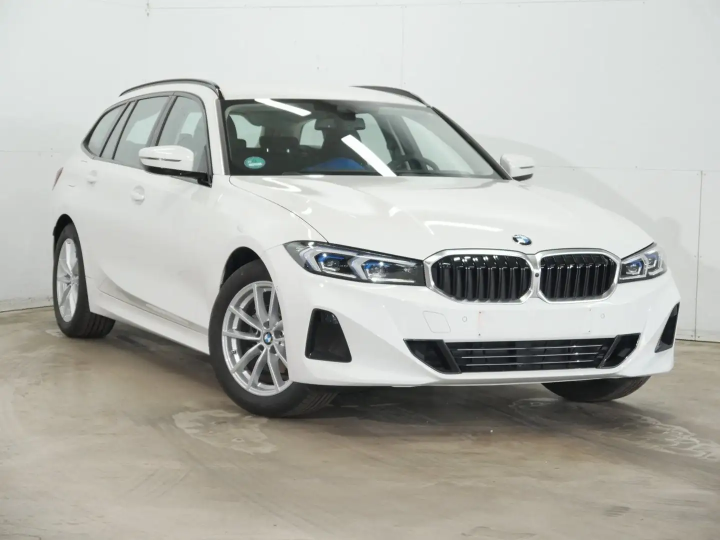 BMW 318 d   Head-Up DAB LED RFK Komfortzg. Tempomat Blanc - 2