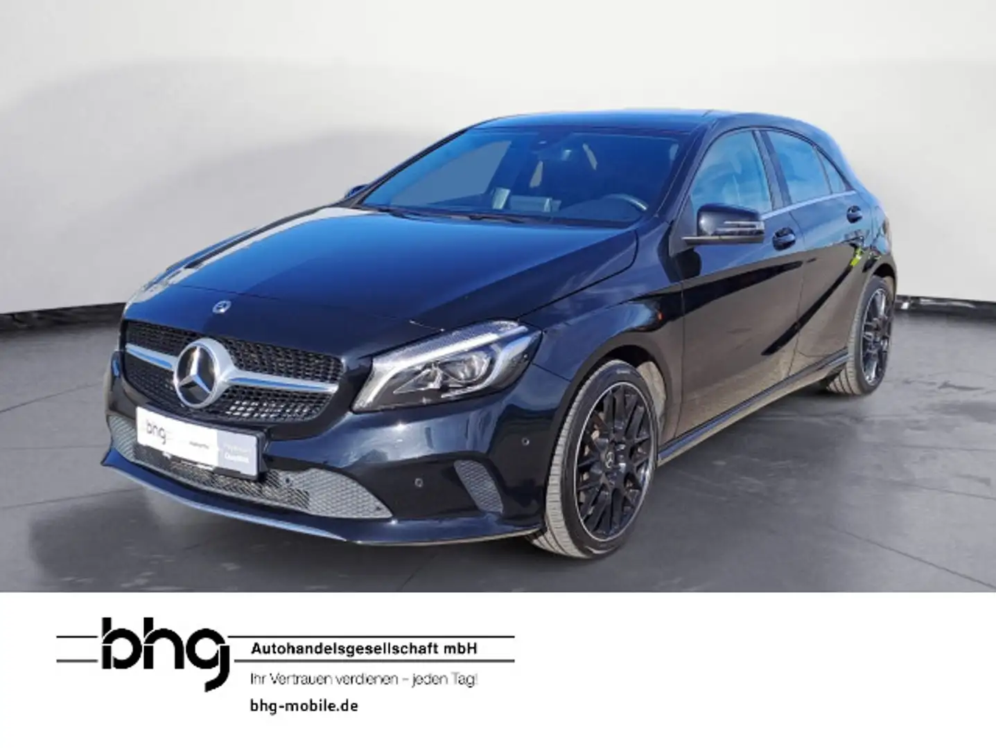 Mercedes-Benz A 180 Urban Business LED-High Navi Kamera Sitzhz Schwarz - 1