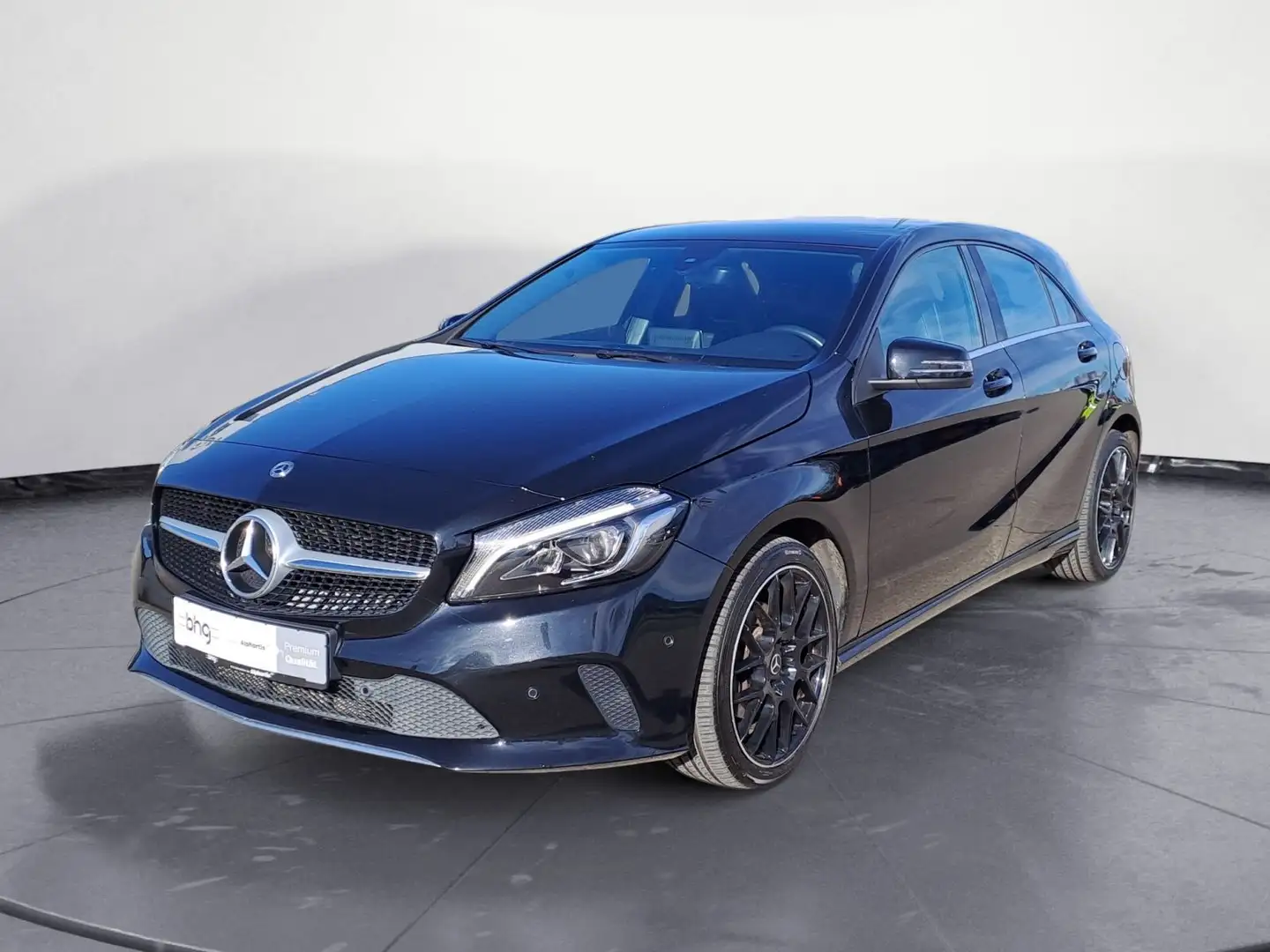 Mercedes-Benz A 180 Urban Business LED-High Navi Kamera Sitzhz Schwarz - 2
