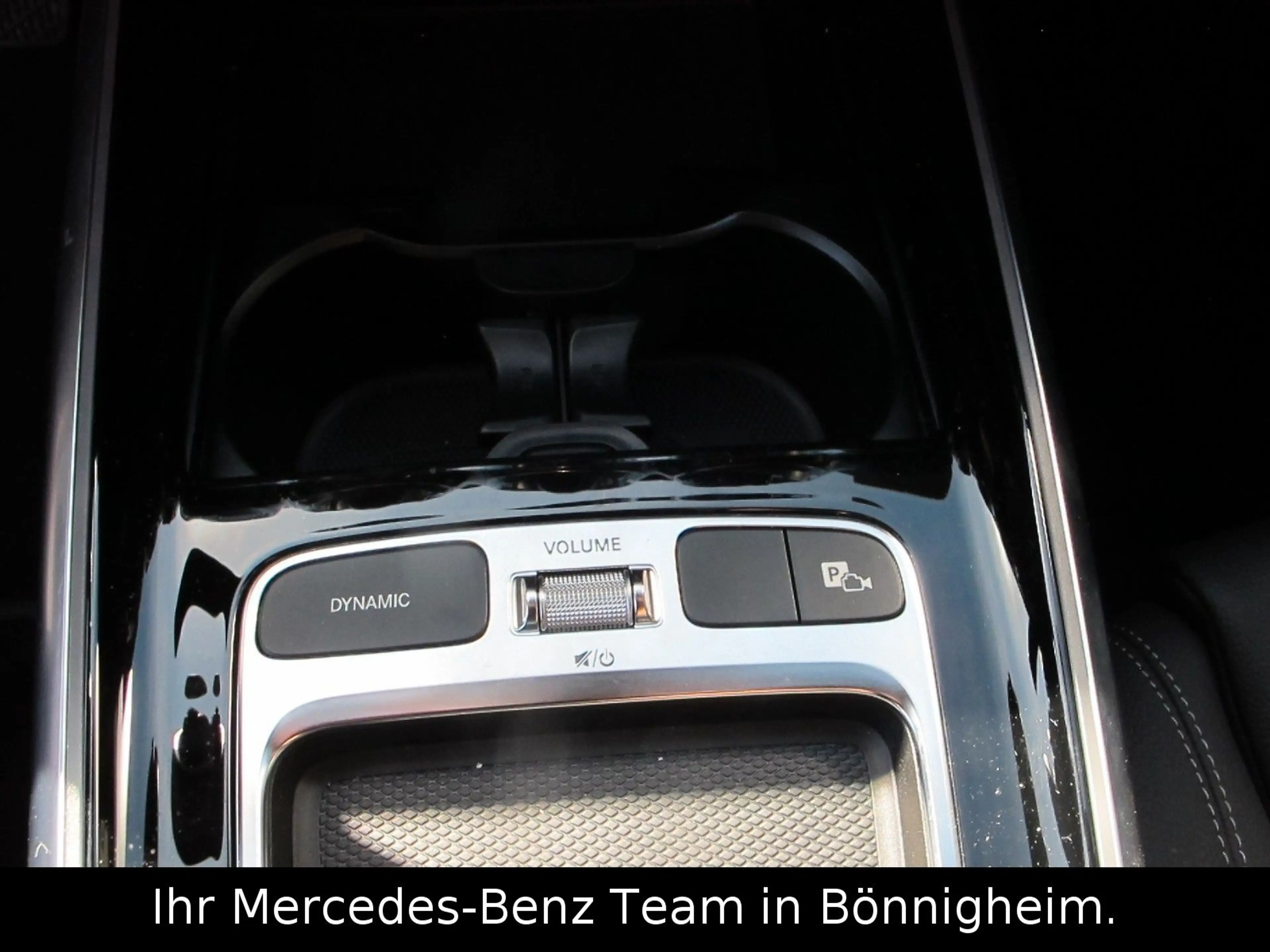 Mercedes-Benz EQA 350 4M / AHV / Memory / Winter-Paket — photo 12