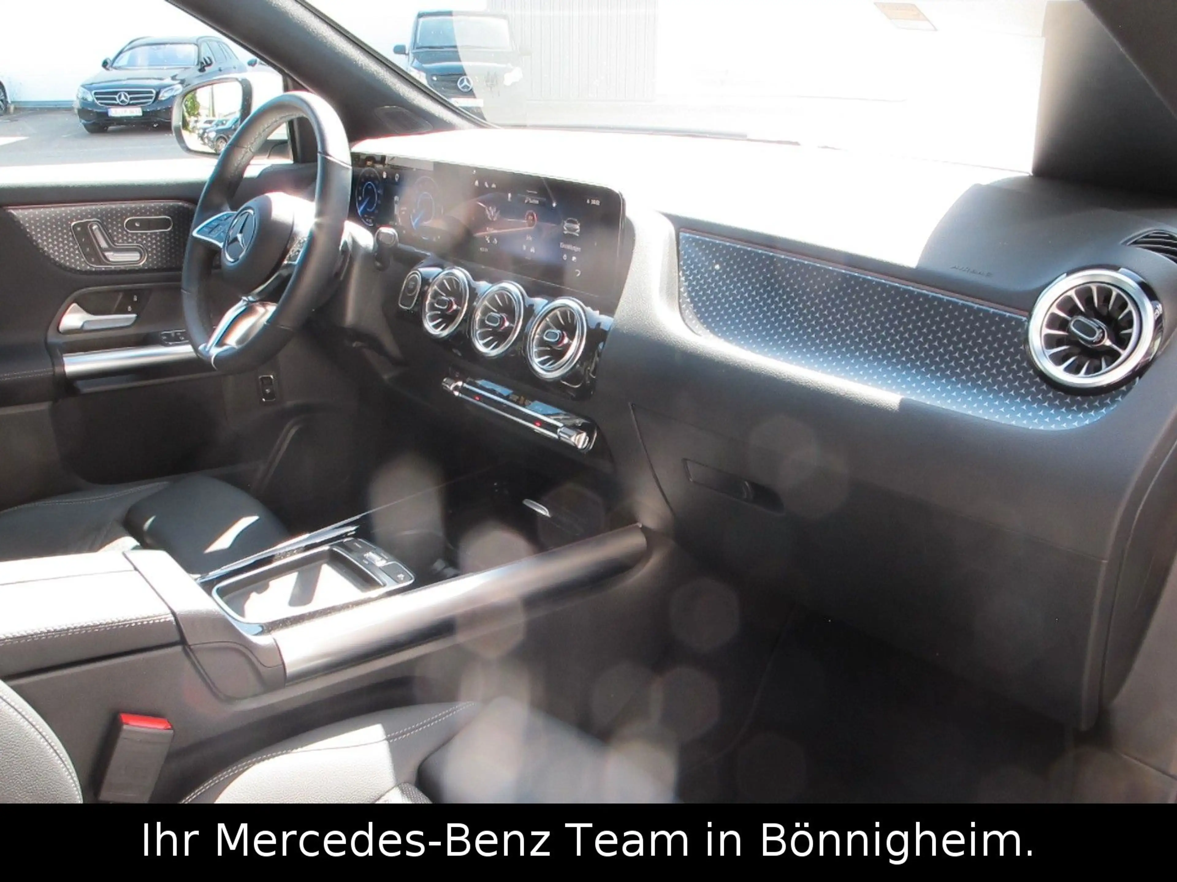 Mercedes-Benz EQA 350 4M / AHV / Memory / Winter-Paket — photo 15