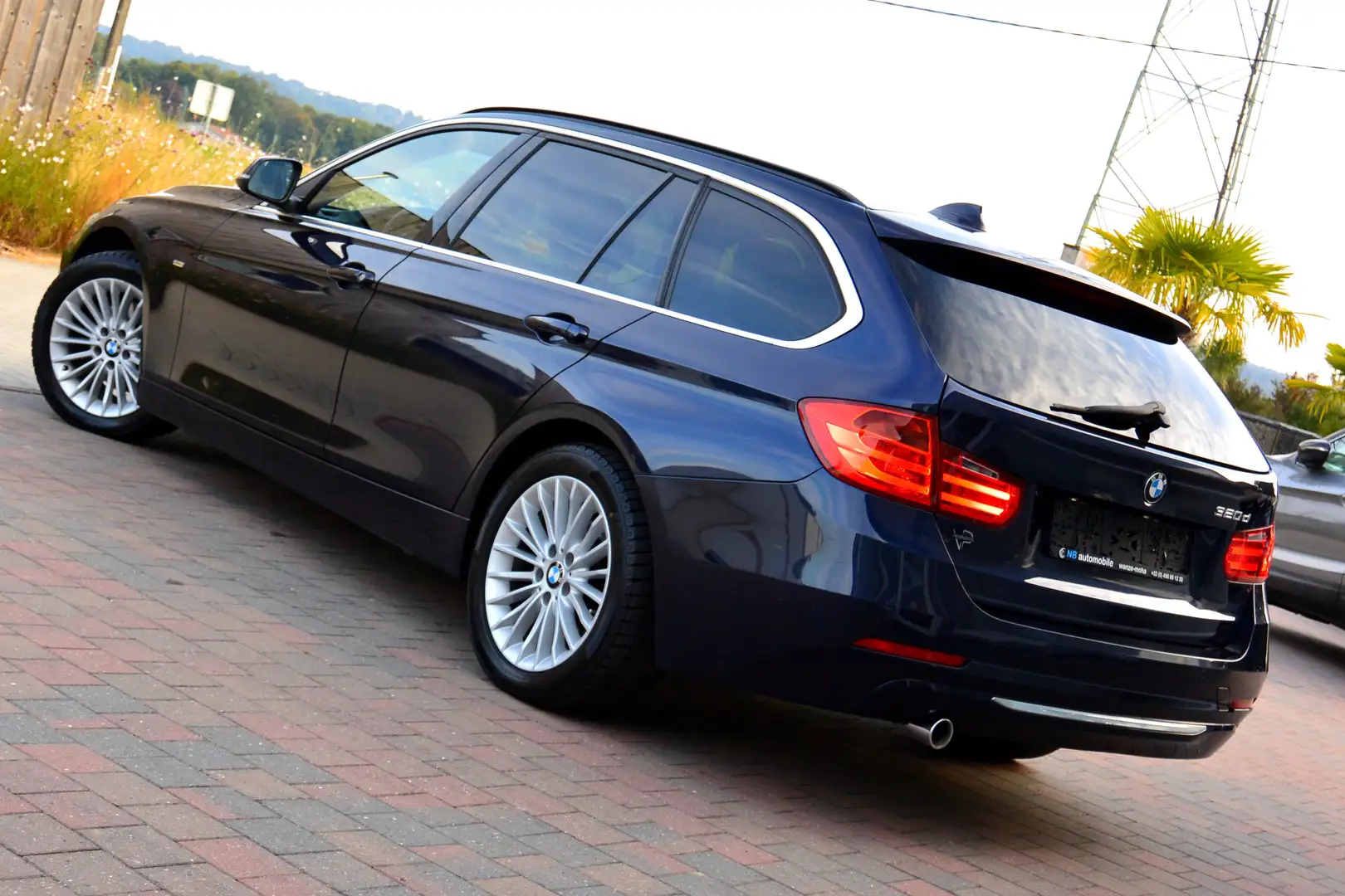 BMW 320 dAS Touring Luxury_BOITE AUTO_XENON_NAVI PRO_✅ Blauw - 2