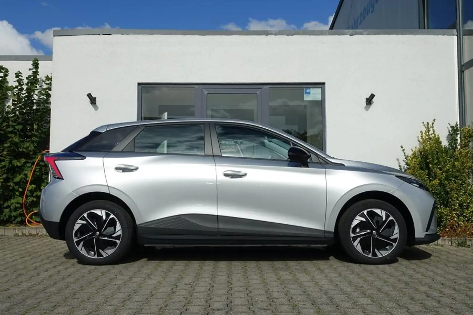 MG MG4 125KW 49 kWh Navi/Kamera 7J Garantie SOFORT! Silber - 2