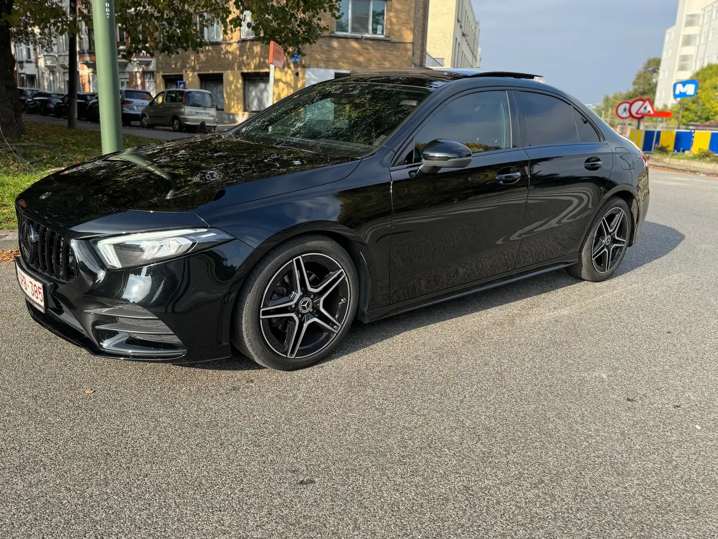 Mercedes-Benz A 200 A 200 d Amg Line Zwart - 1
