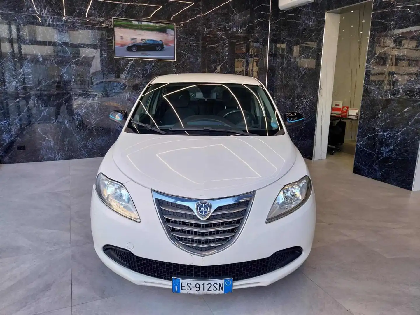 Lancia Ypsilon 0.9 TwinAir 85 CV 5 porte Metano Ecochic Silver Серый - 1