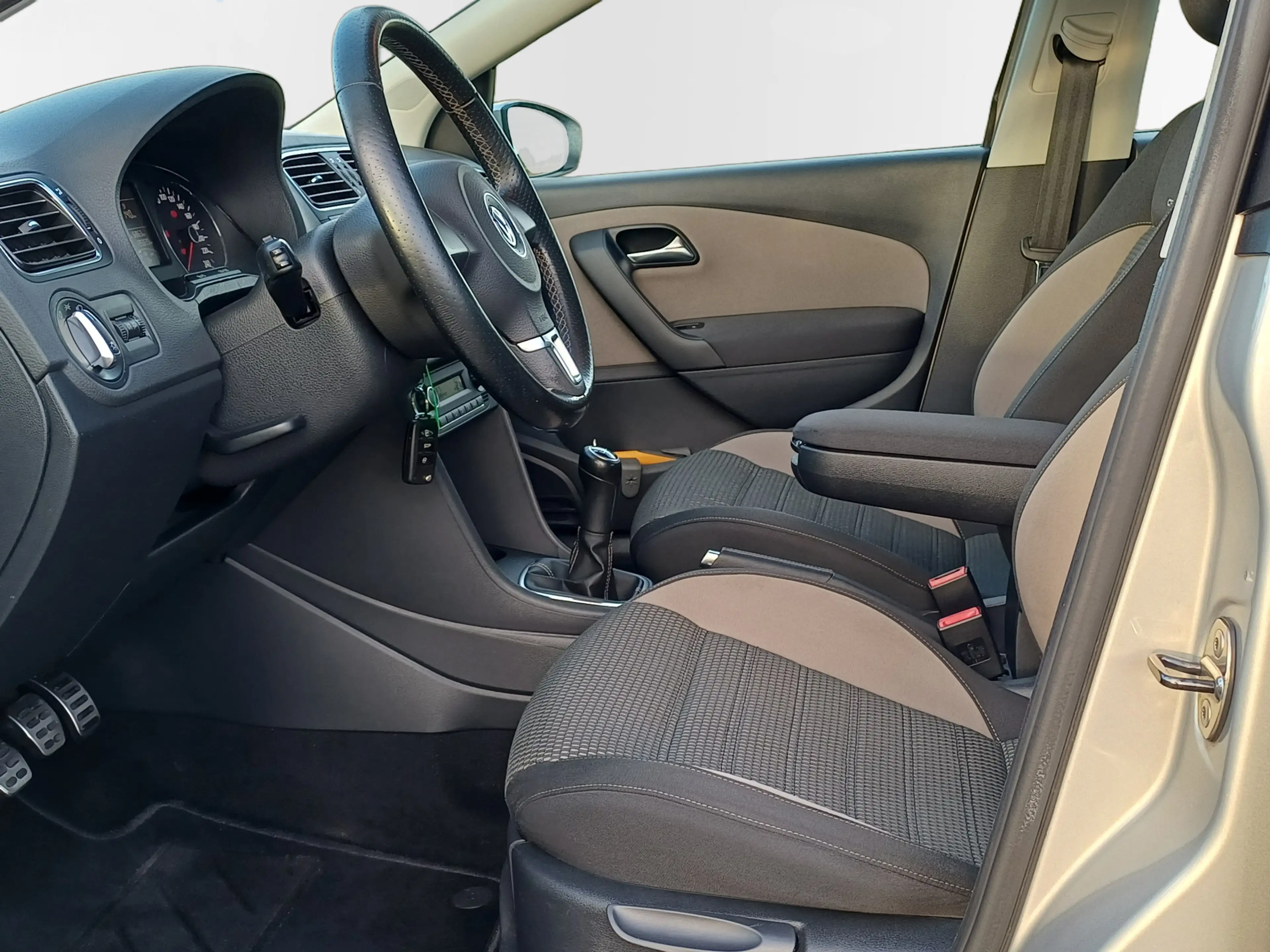 Volkswagen Polo Cross 1.2 TSI /Lage km/Goed onderhouden/Origin. NL/Zuini — photo 2