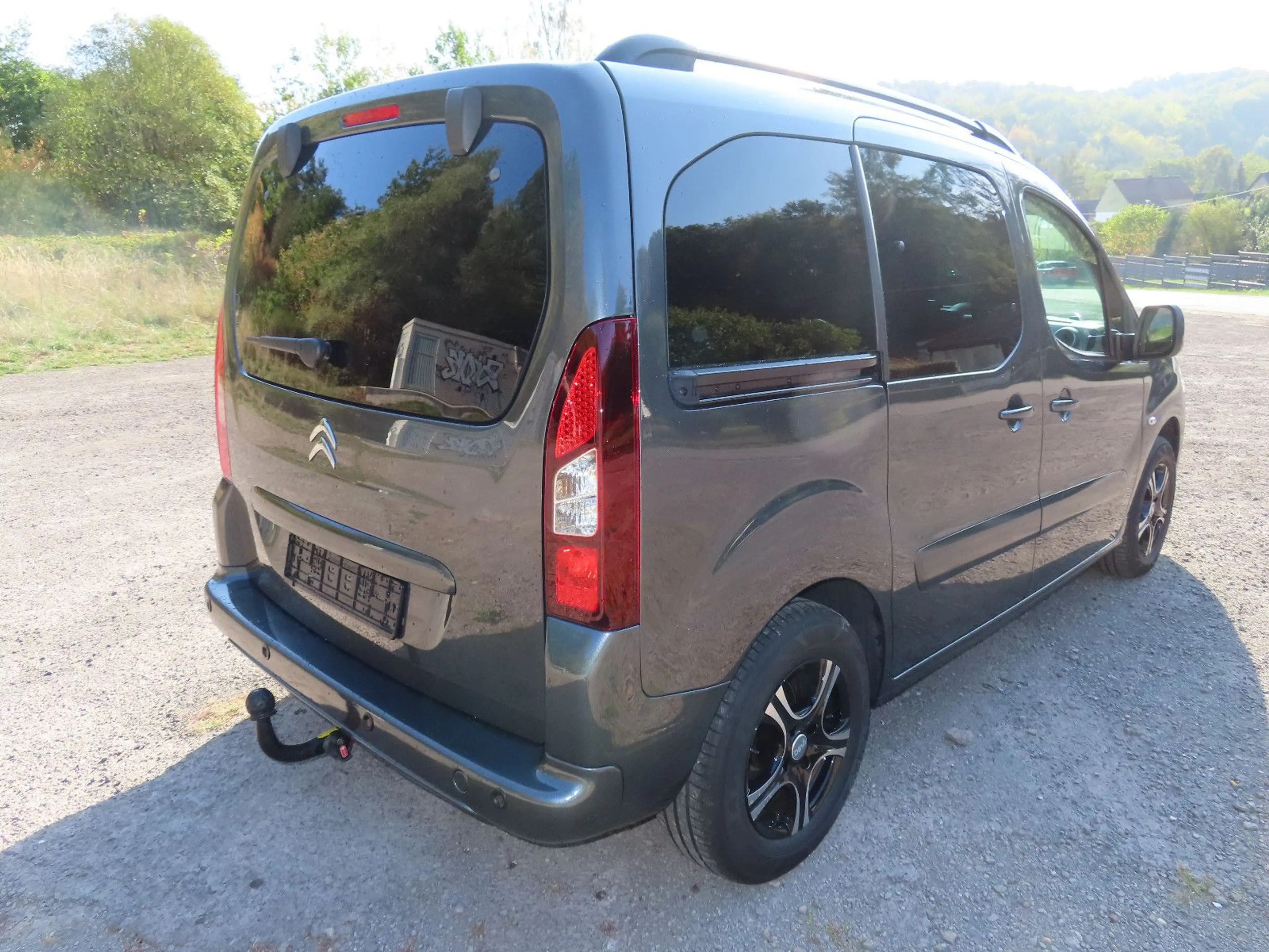 Citroen Berlingo 1.6 HDi Aut, Navi, Kamera, AHK, SHZ — photo 5