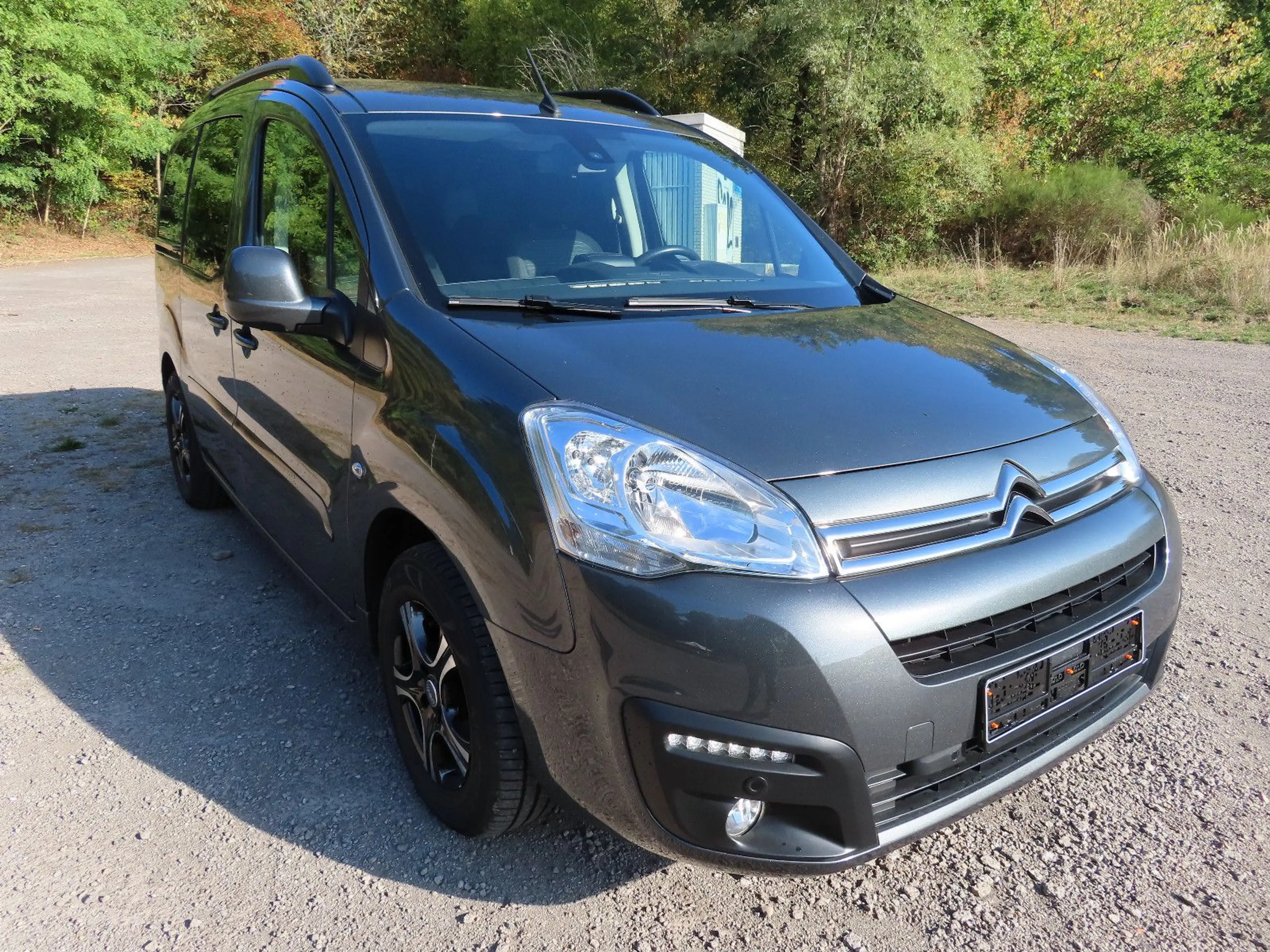 Citroen Berlingo 1.6 HDi Aut, Navi, Kamera, AHK, SHZ — photo 7