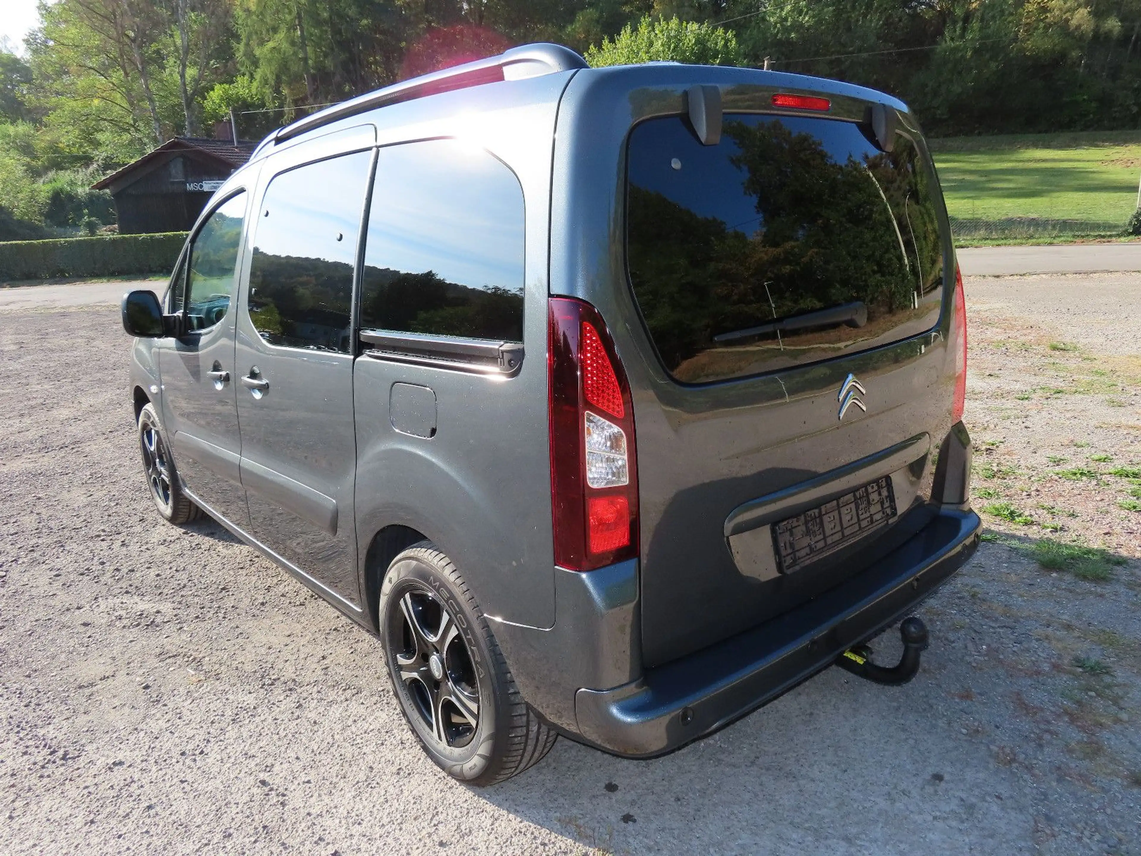 Citroen Berlingo 1.6 HDi Aut, Navi, Kamera, AHK, SHZ — photo 3