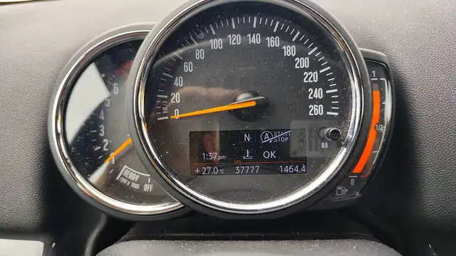Mini Cooper view 12