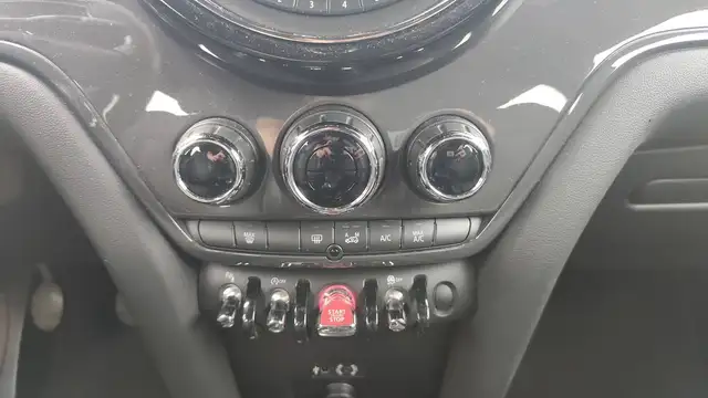 Mini Cooper view 13