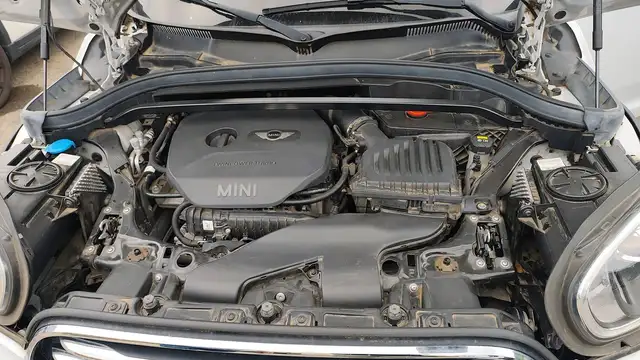 Mini Cooper view 15