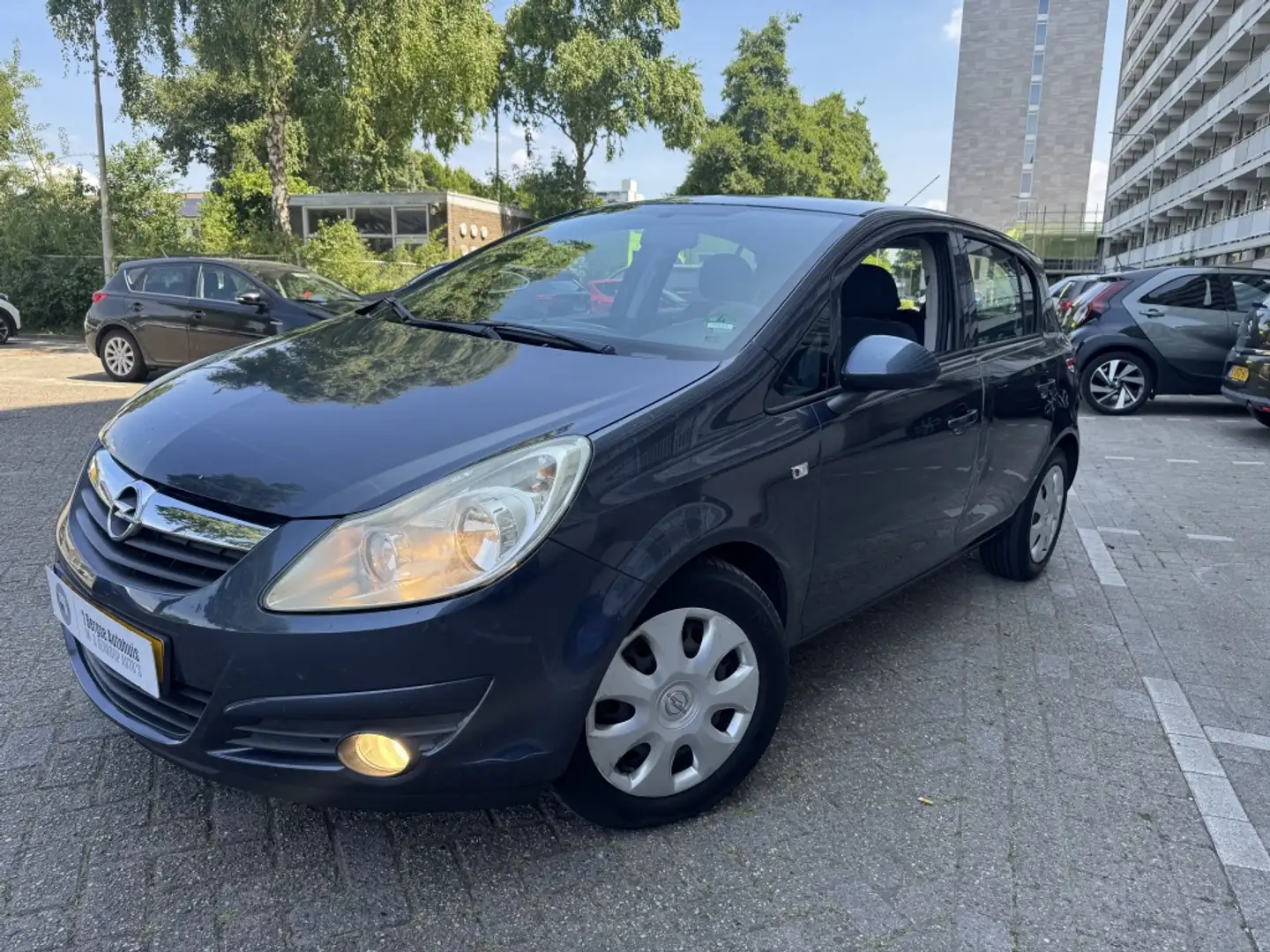 Opel Corsa 1.4 16V Enjoy Airco Cruise Trekhaak 5Drs Grigio - 2