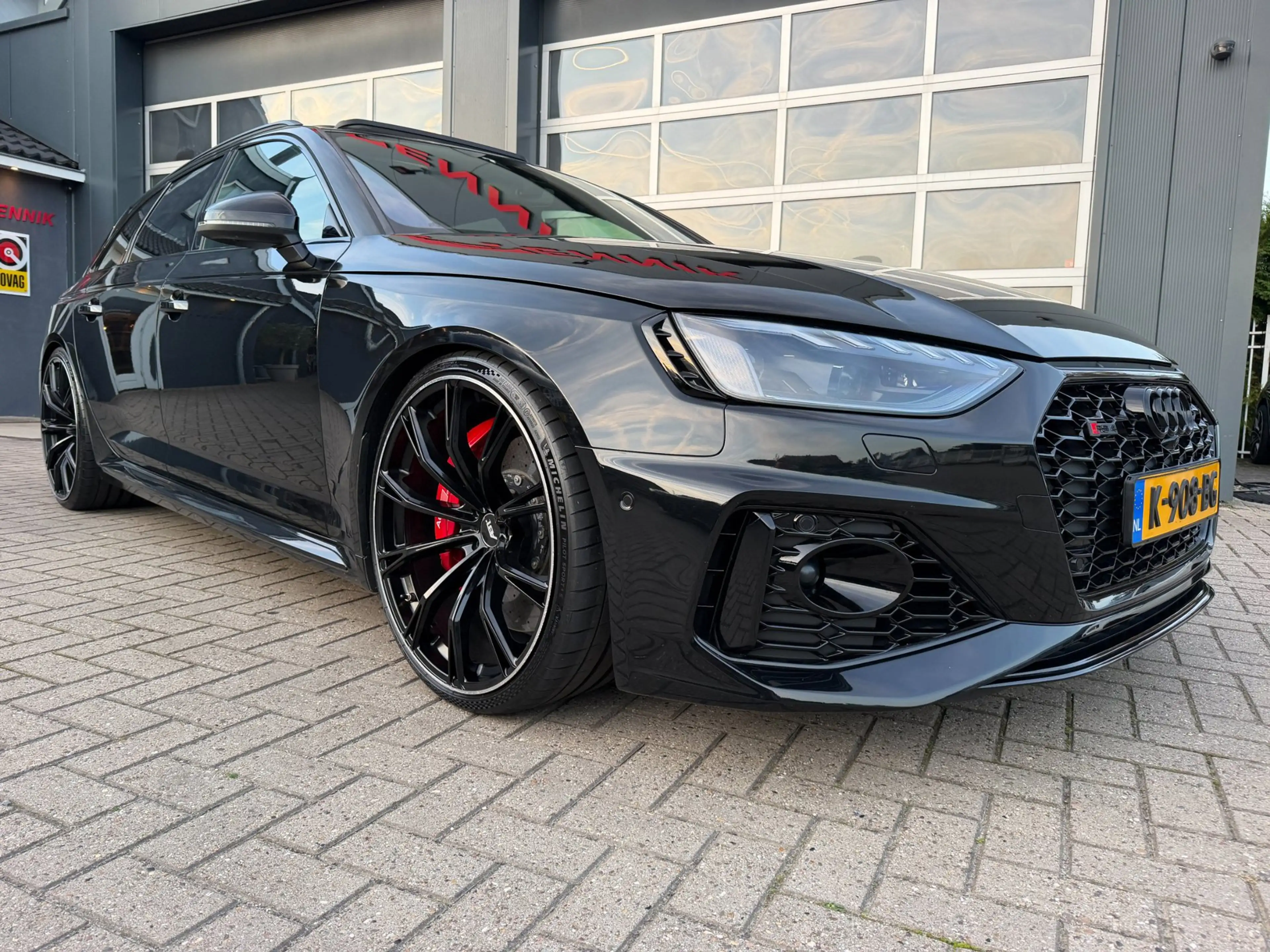 Audi RS4 A4 Avant 2.9 TFSI quattro / Pano / Keramisch / ABT — photo 21