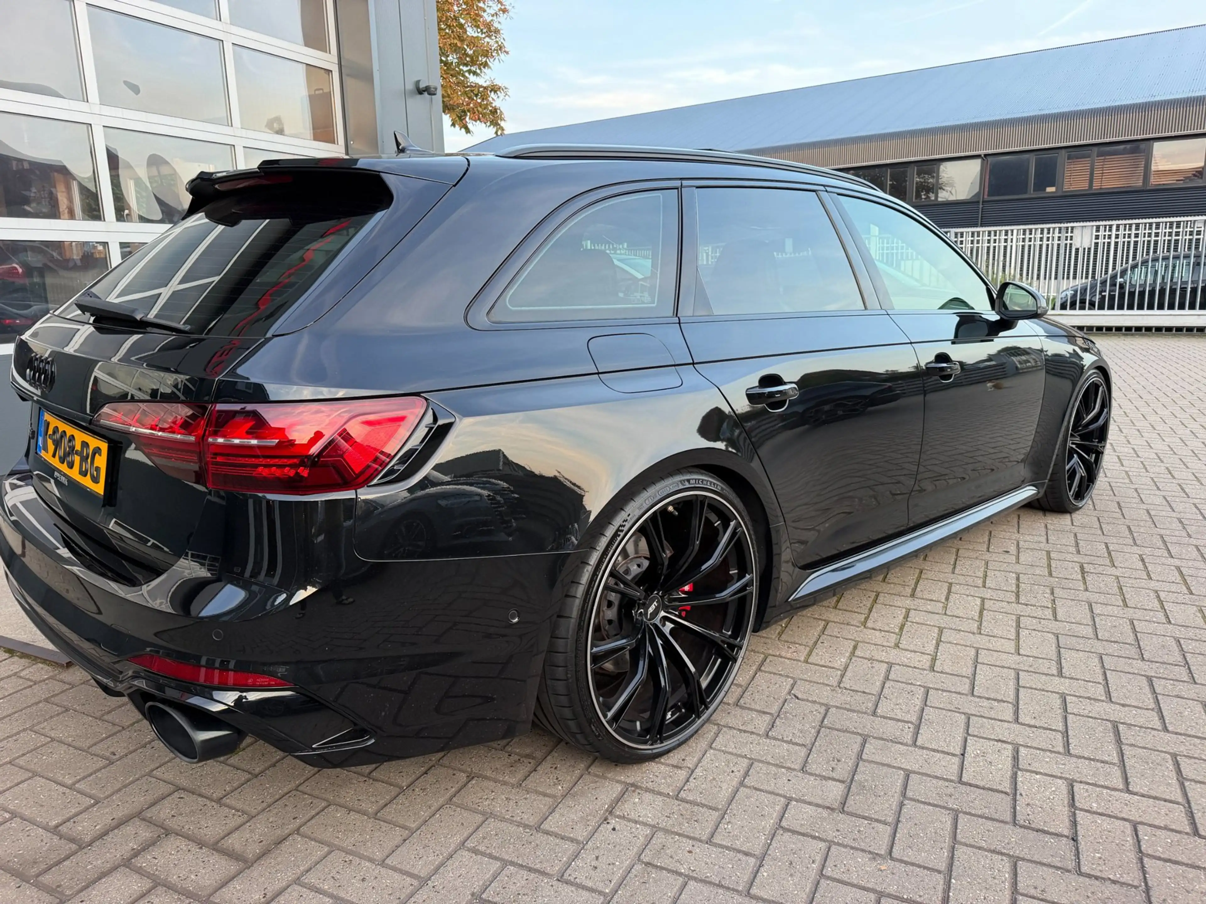 Audi RS4 A4 Avant 2.9 TFSI quattro / Pano / Keramisch / ABT — photo 10