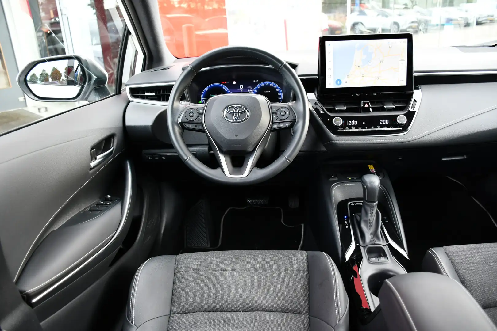 Toyota Corolla Touring Sports Hybrid 140 Dynamic + Automaat 140Pk Weiß - 2