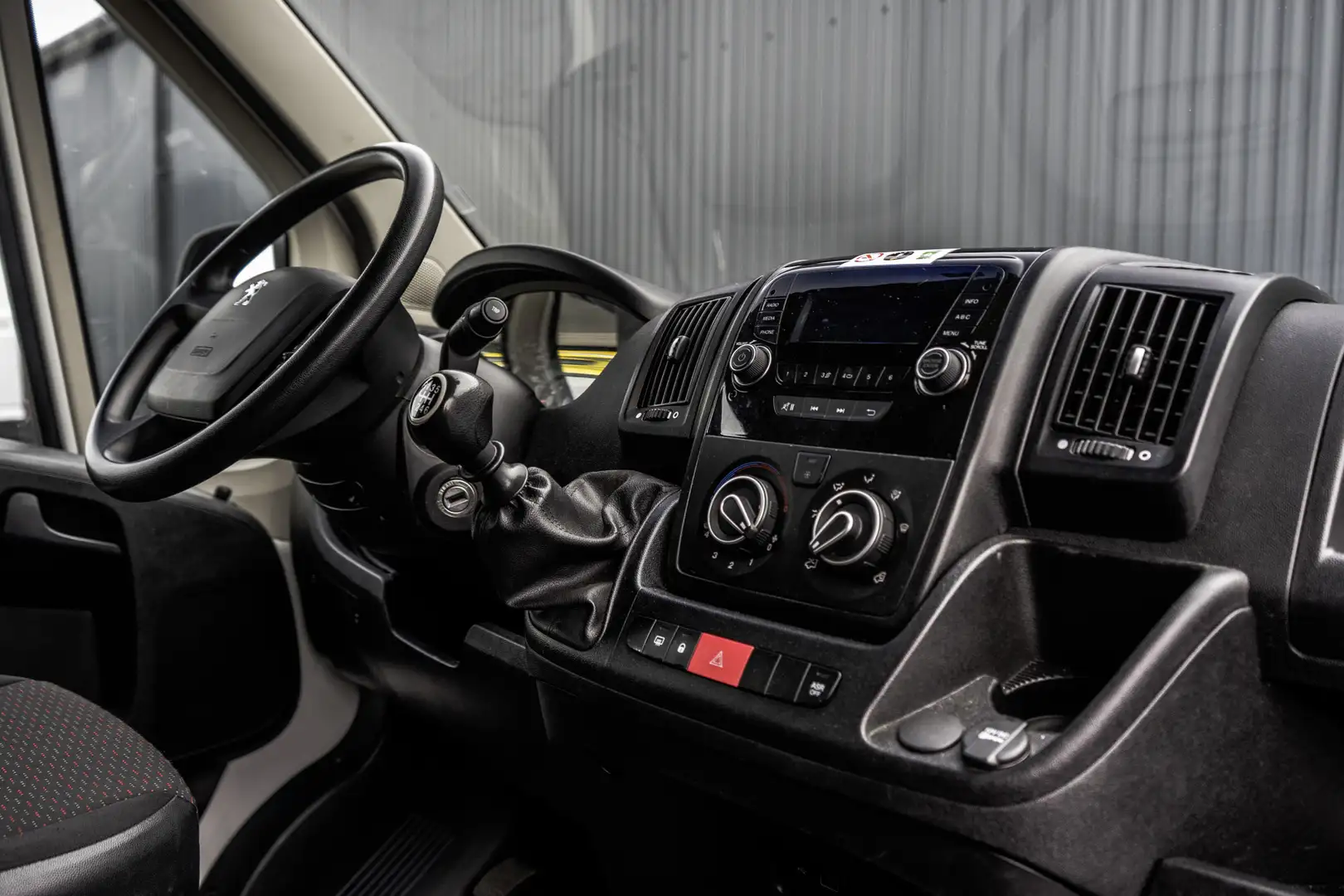 Peugeot Boxer **2.2 BlueHDi L1H1 | Euro 6 | 120 PK | Airco | MF Wit - 2