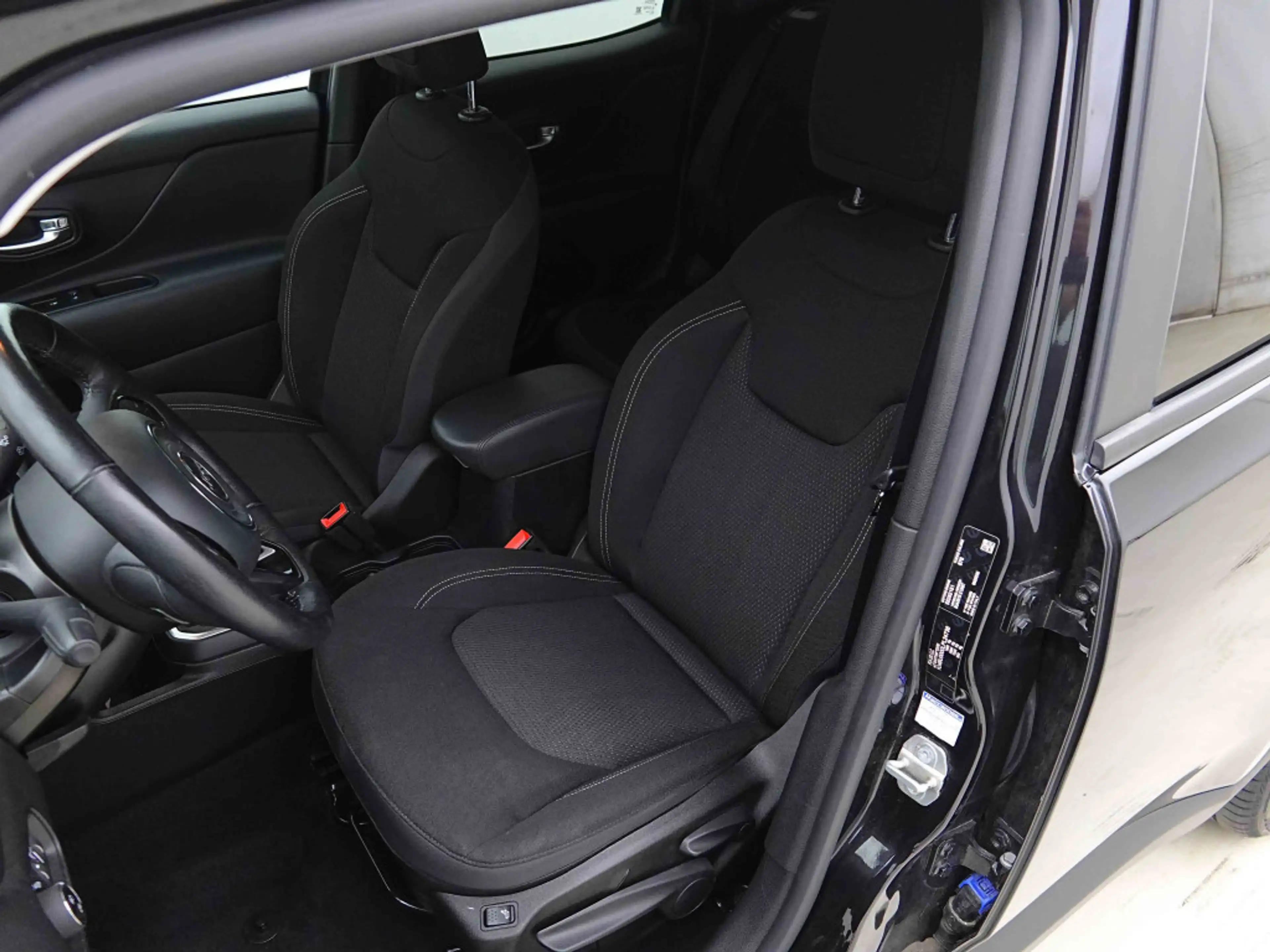 Jeep Renegade 1.0 T3 120 | Black Line | GPS | Camera | Heated Seats — photo 7