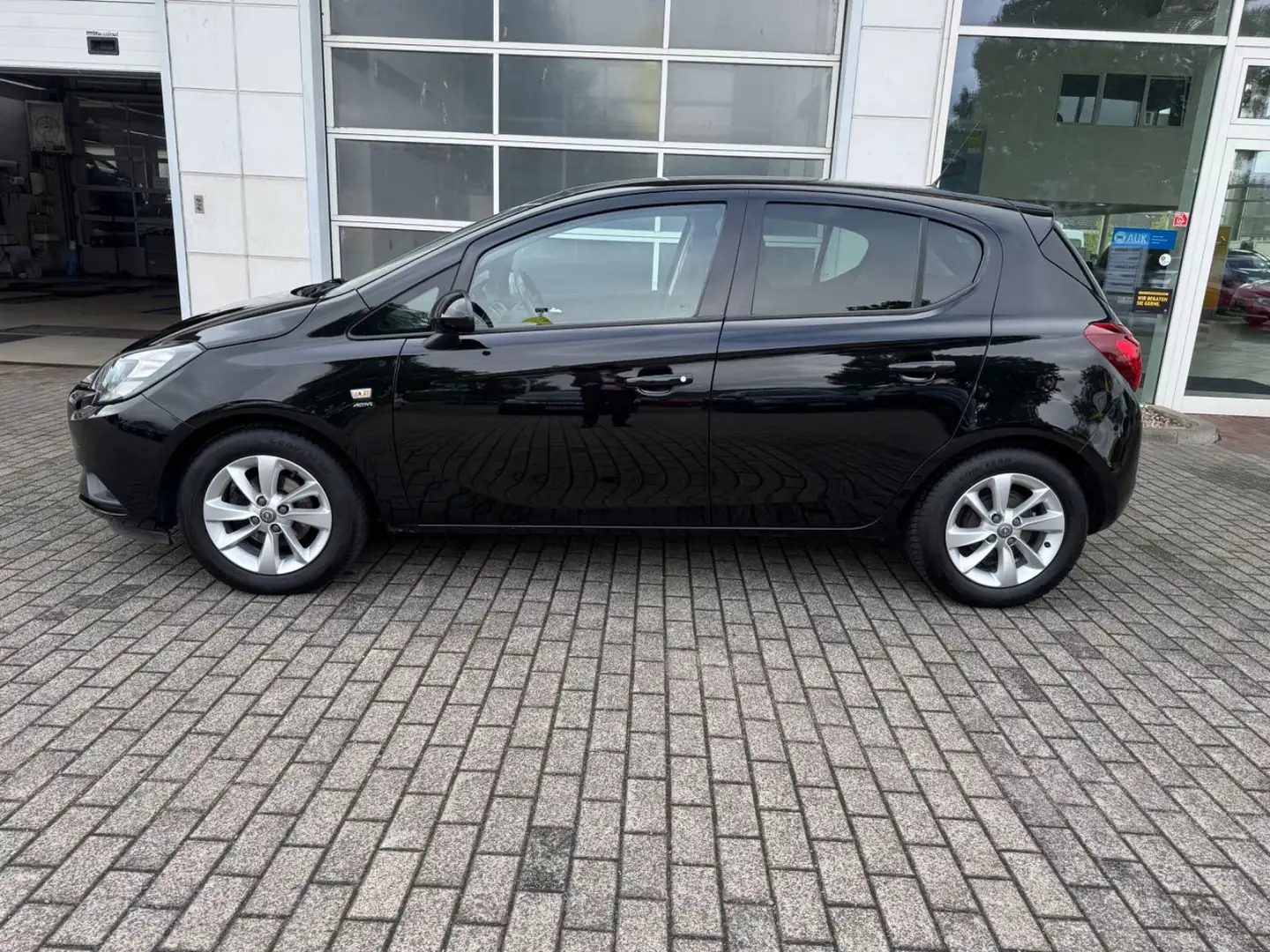 Opel Corsa E Active Schwarz - 2
