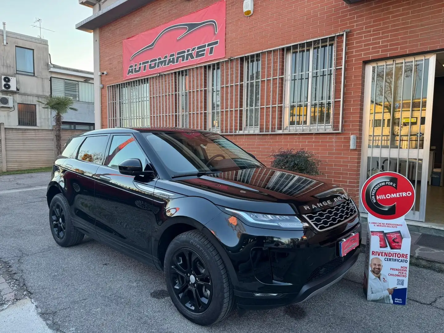 Land Rover Range Rover Evoque 2.0d i4 mhev HSE awd 180cv auto Schwarz - 1