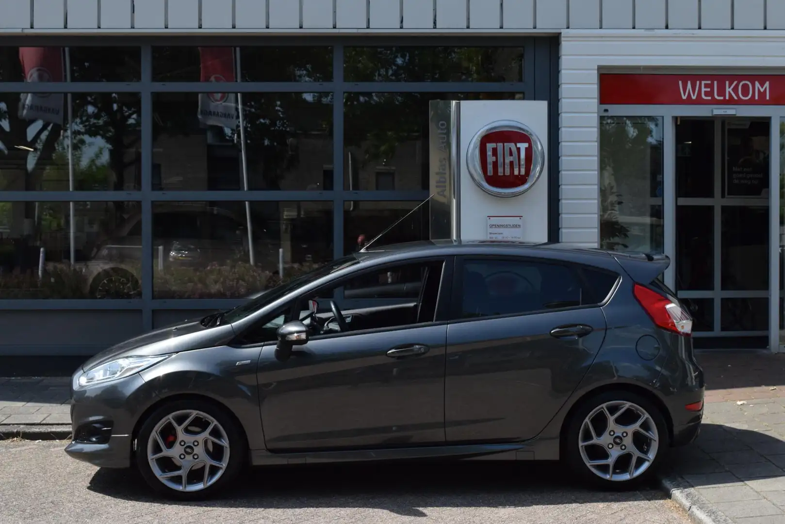 Ford Fiesta 1.0 EcoBoost ST Line Grijs - 2