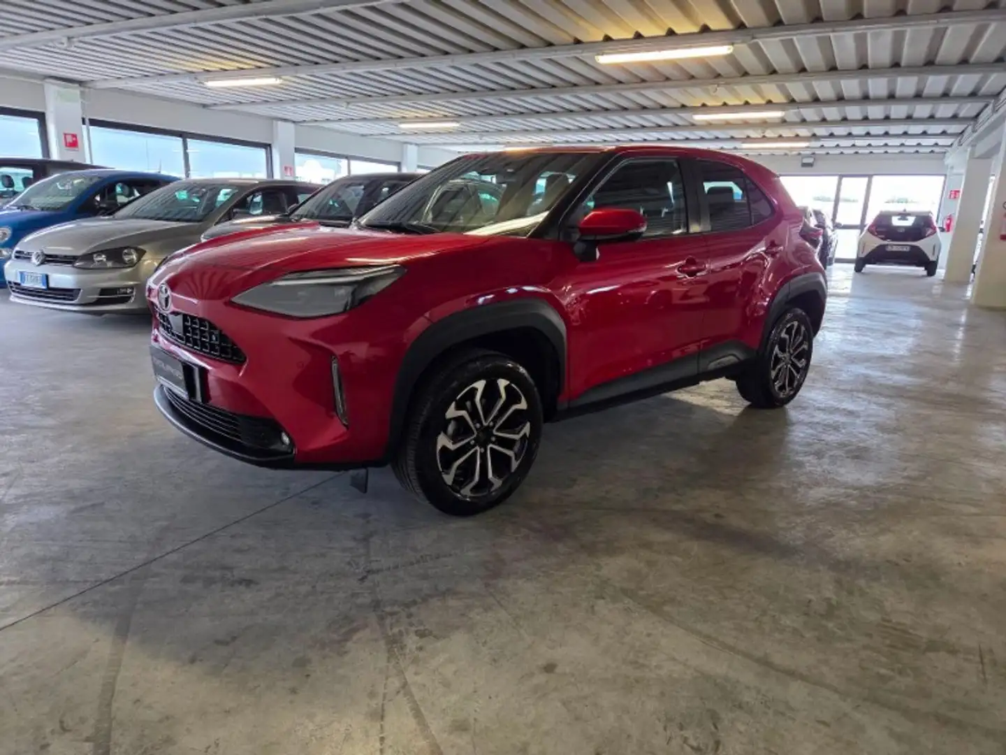 Toyota Yaris Cross 1.5 Hybrid 5p. E-CVT Trend crna - 1