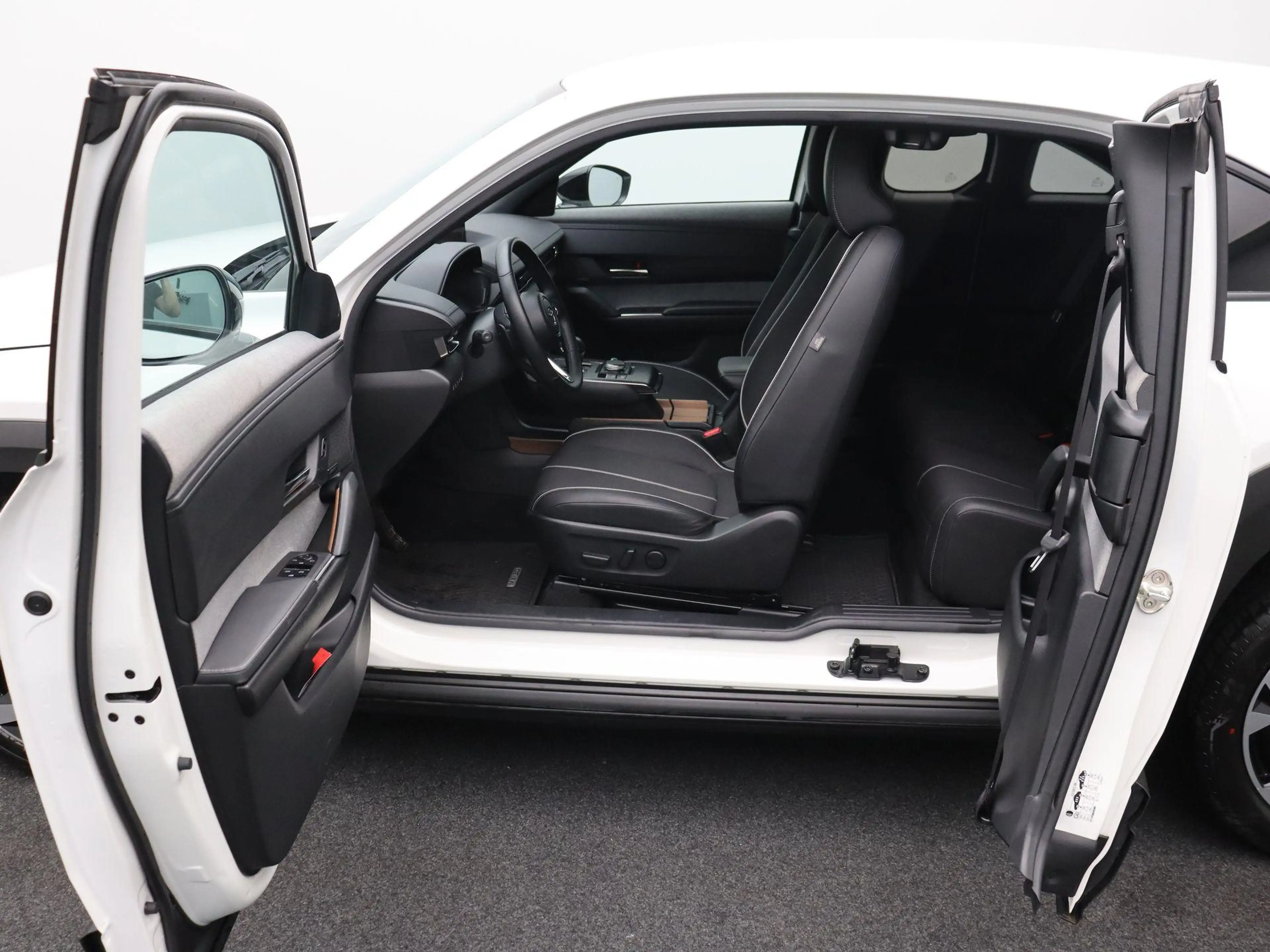Mazda MX-30 e-SKYACTIV R-EV 166 pk Makoto — photo 13