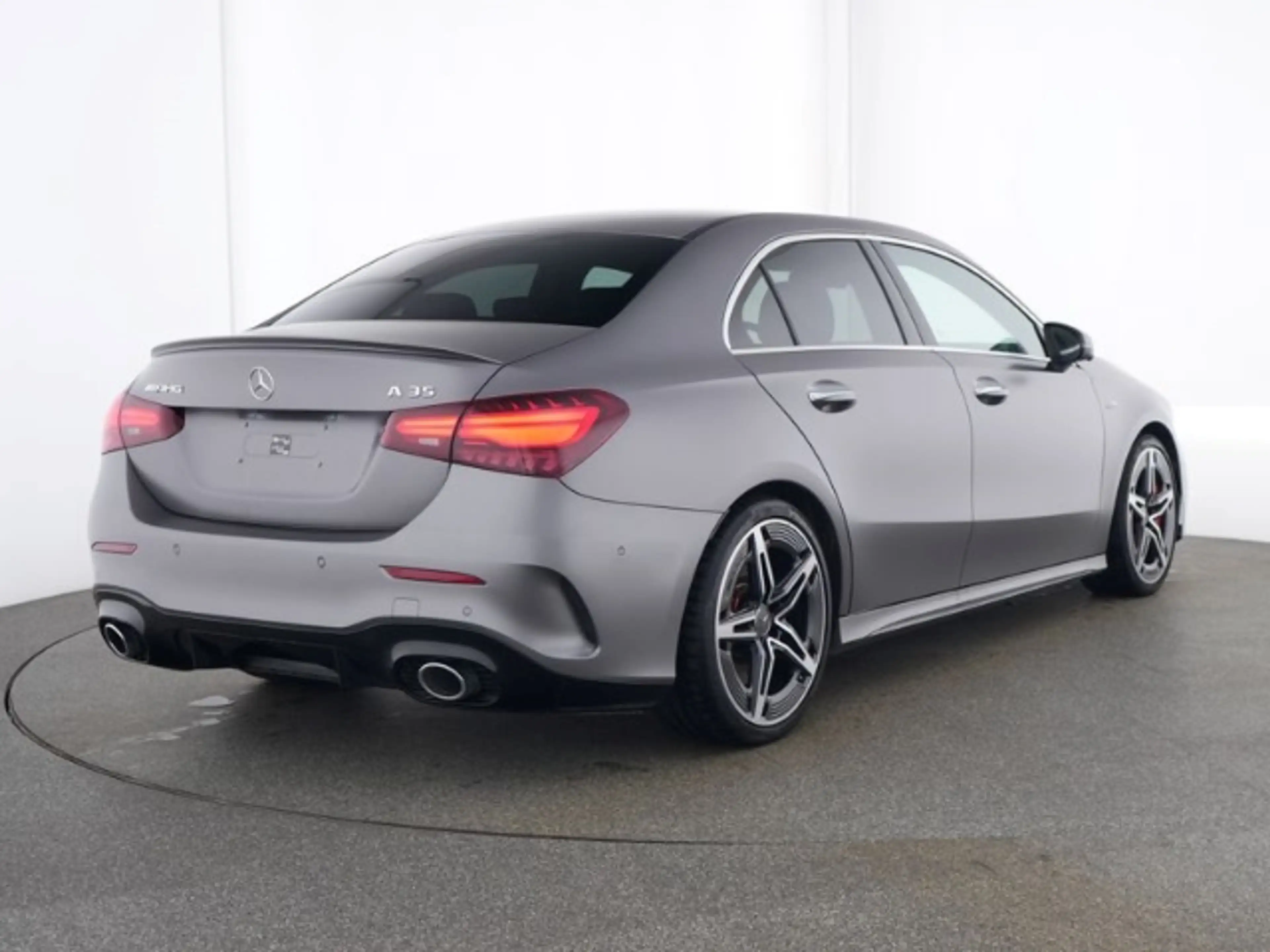 Mercedes-Benz A 35 AMG 4Matic Premium+ Leder AHK Standheizung — photo 3