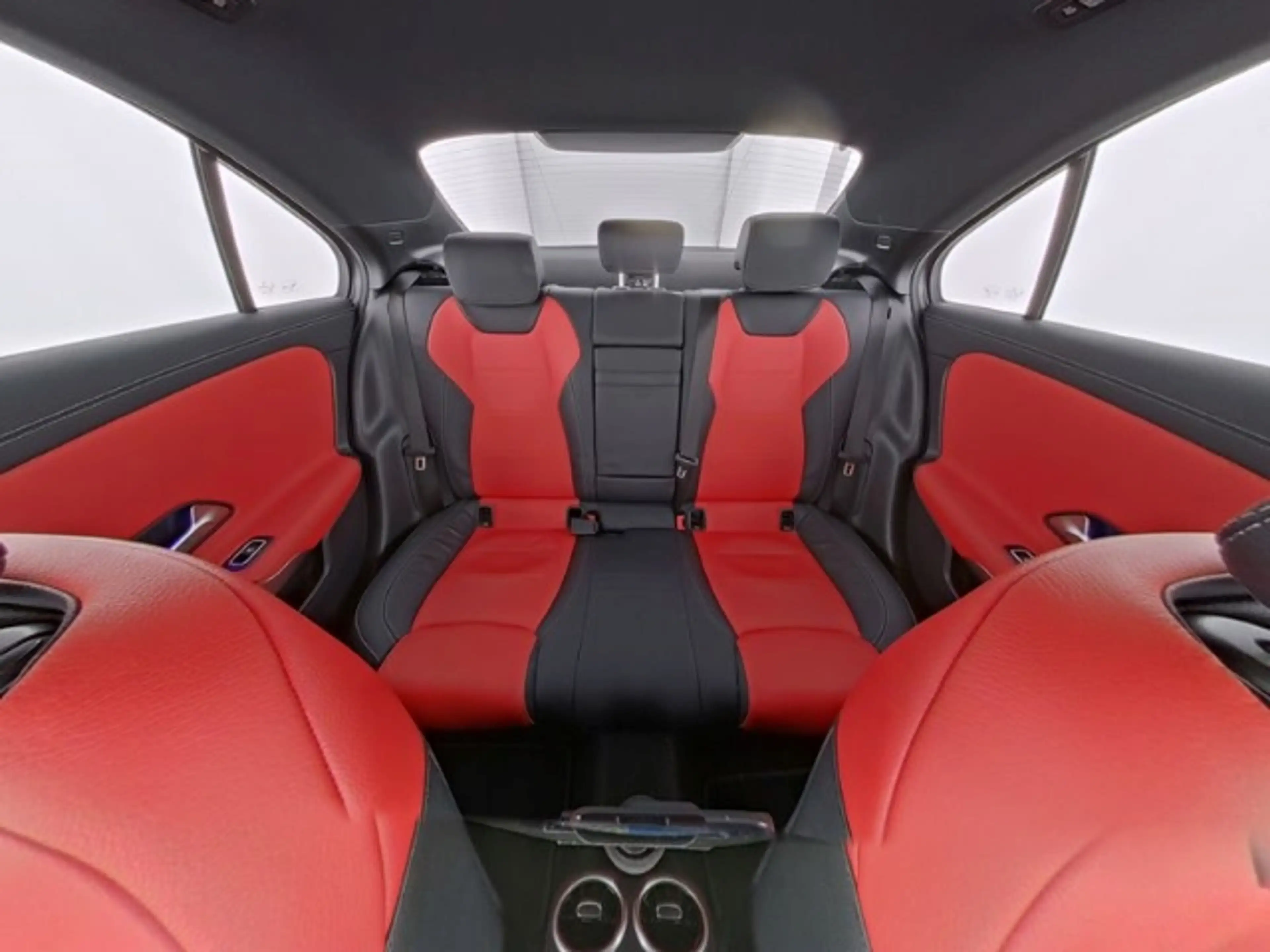 Mercedes-Benz A 35 AMG 4Matic Premium+ Leder AHK Standheizung — photo 8