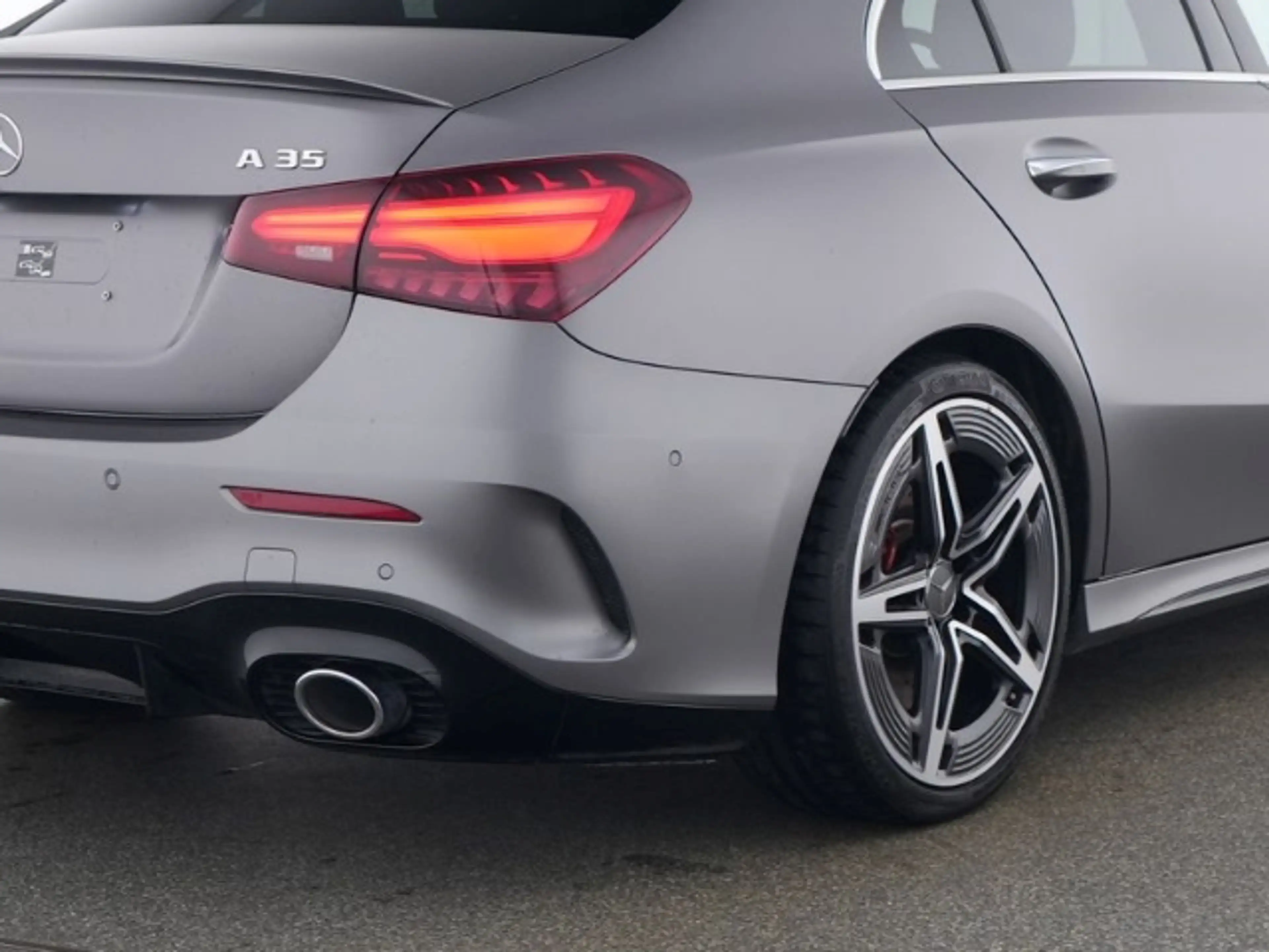 Mercedes-Benz A 35 AMG 4Matic Premium+ Leder AHK Standheizung — photo 10