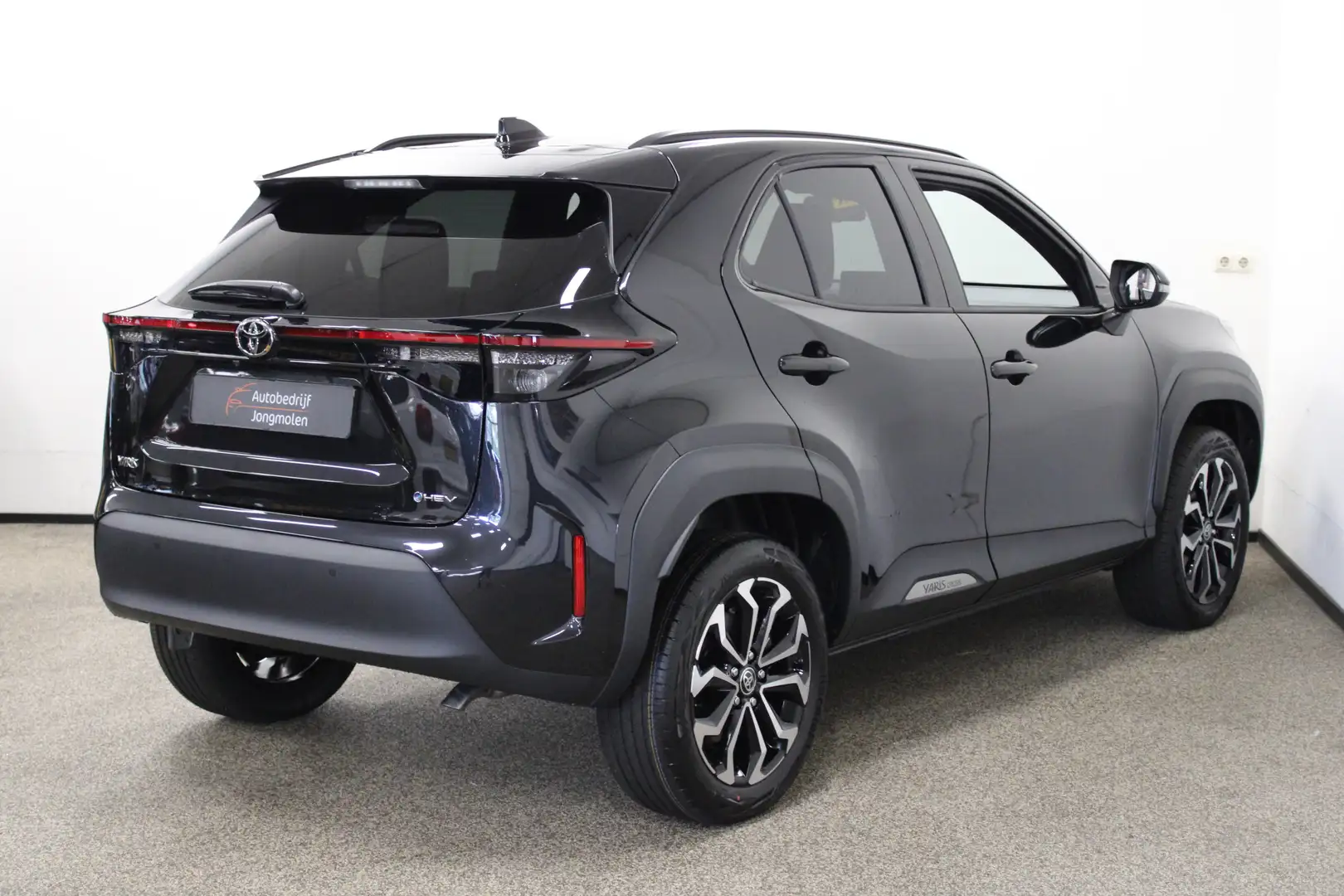 Toyota Yaris Cross 1.5 Hybrid 115 First Edition Zwart - 2