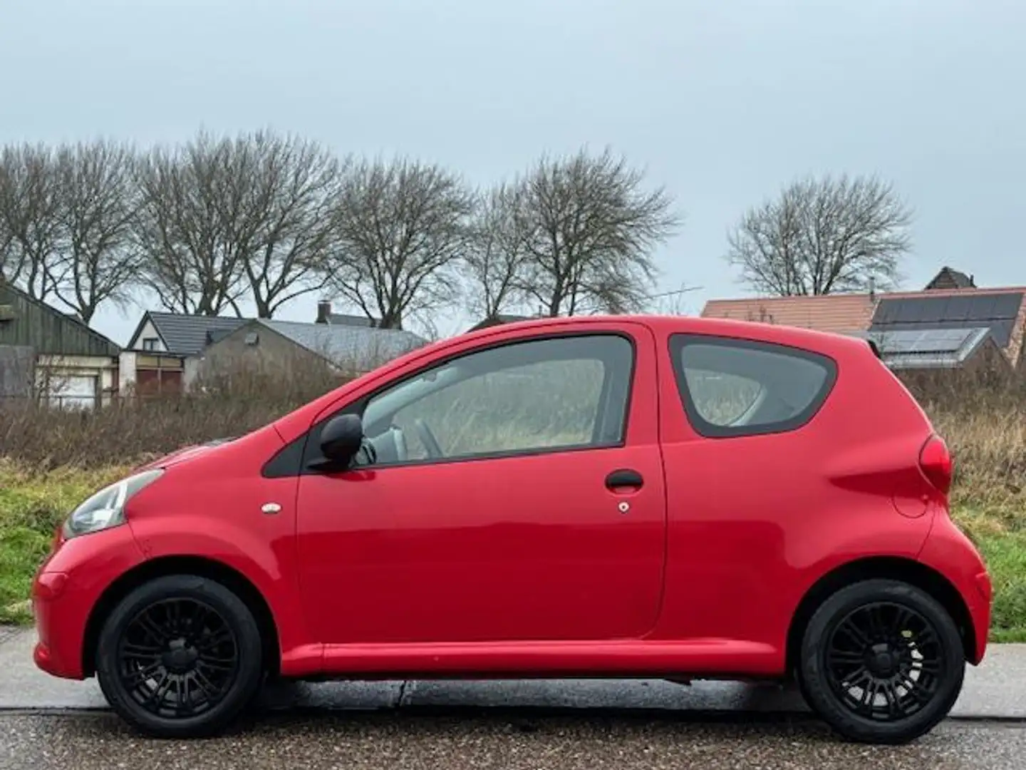 Toyota Aygo 1.0-12V 3-Drs Stuurbekrachtiging Airco Audio/CD Co Rojo - 2