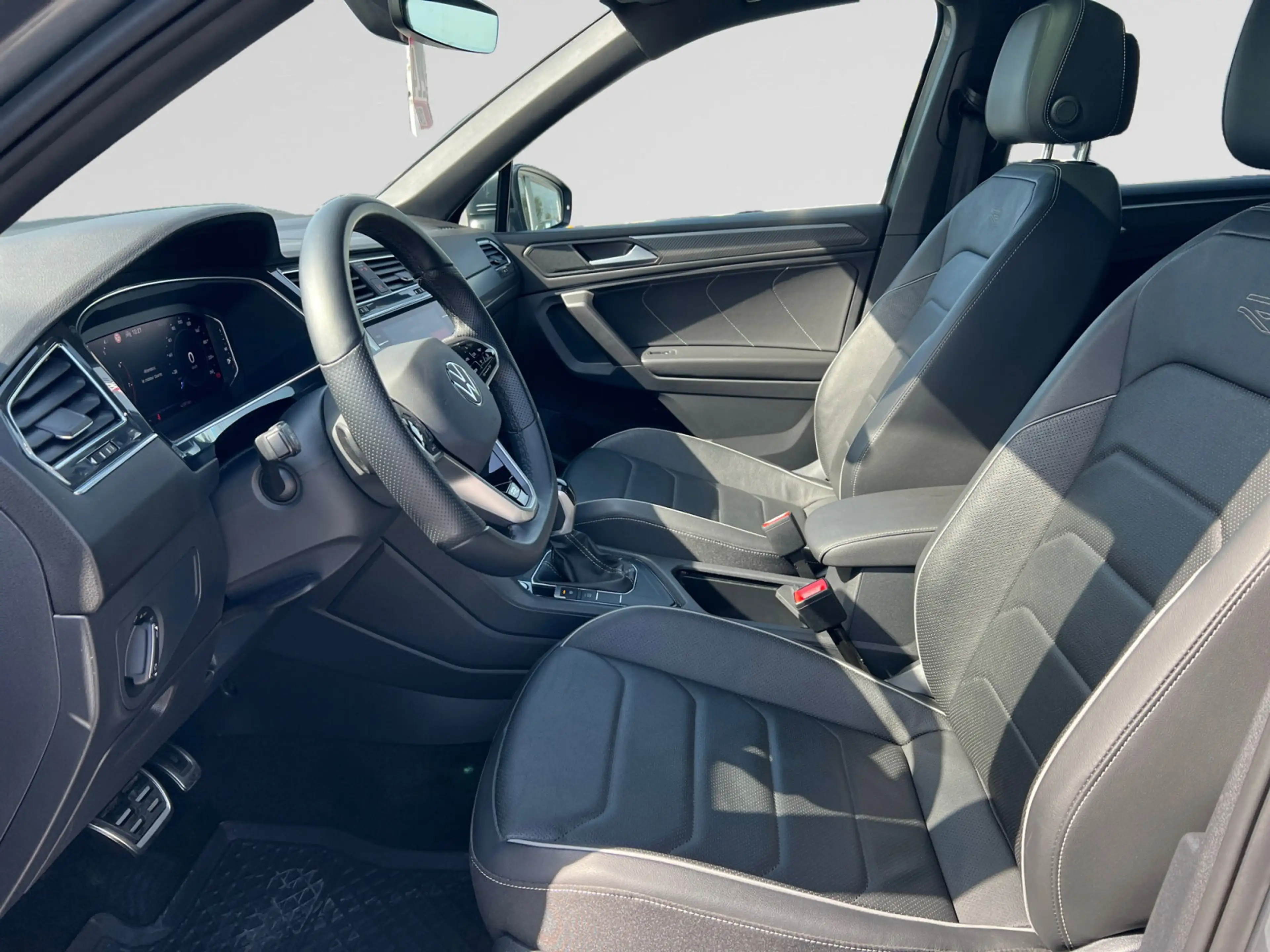 Volkswagen Tiguan Allspace R-Line Business Premium 1.5 TSI 110 kW (150 ch) 7 vitesses DSG — photo 5