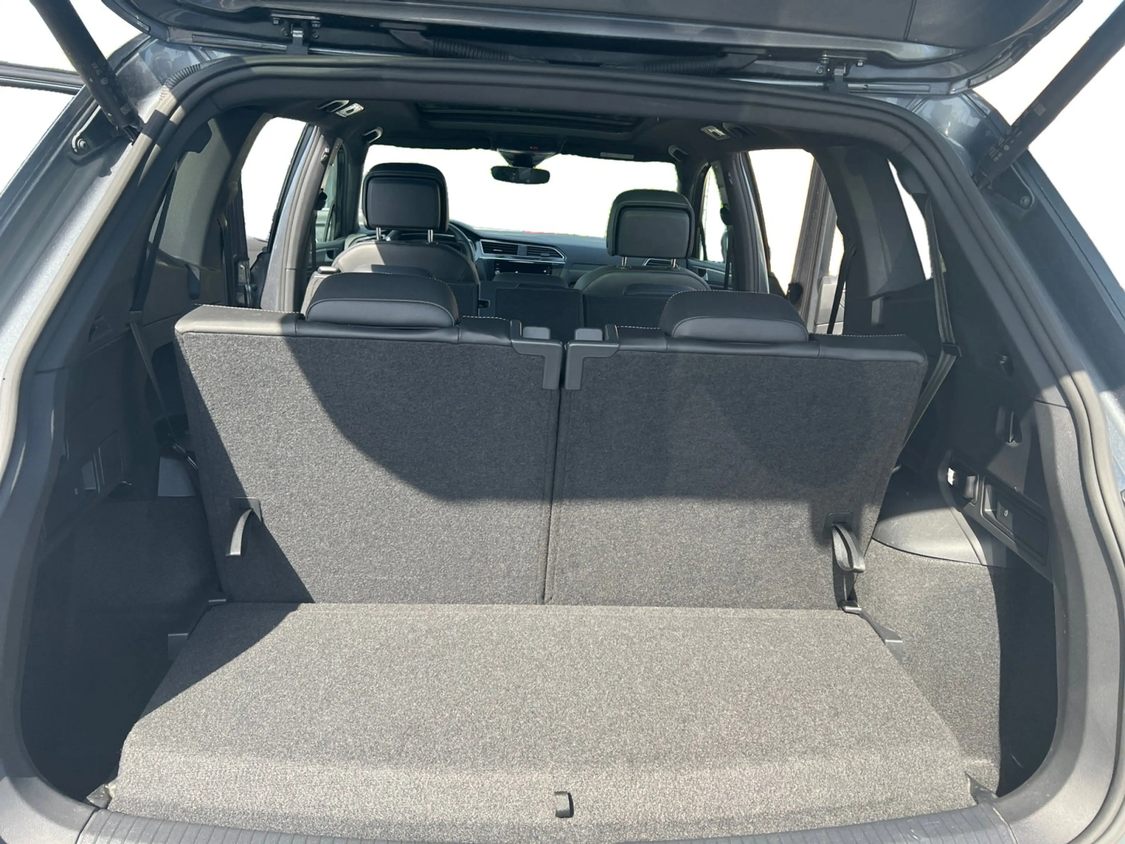Volkswagen Tiguan Allspace R-Line Business Premium 1.5 TSI 110 kW (150 ch) 7 vitesses DSG — photo 14