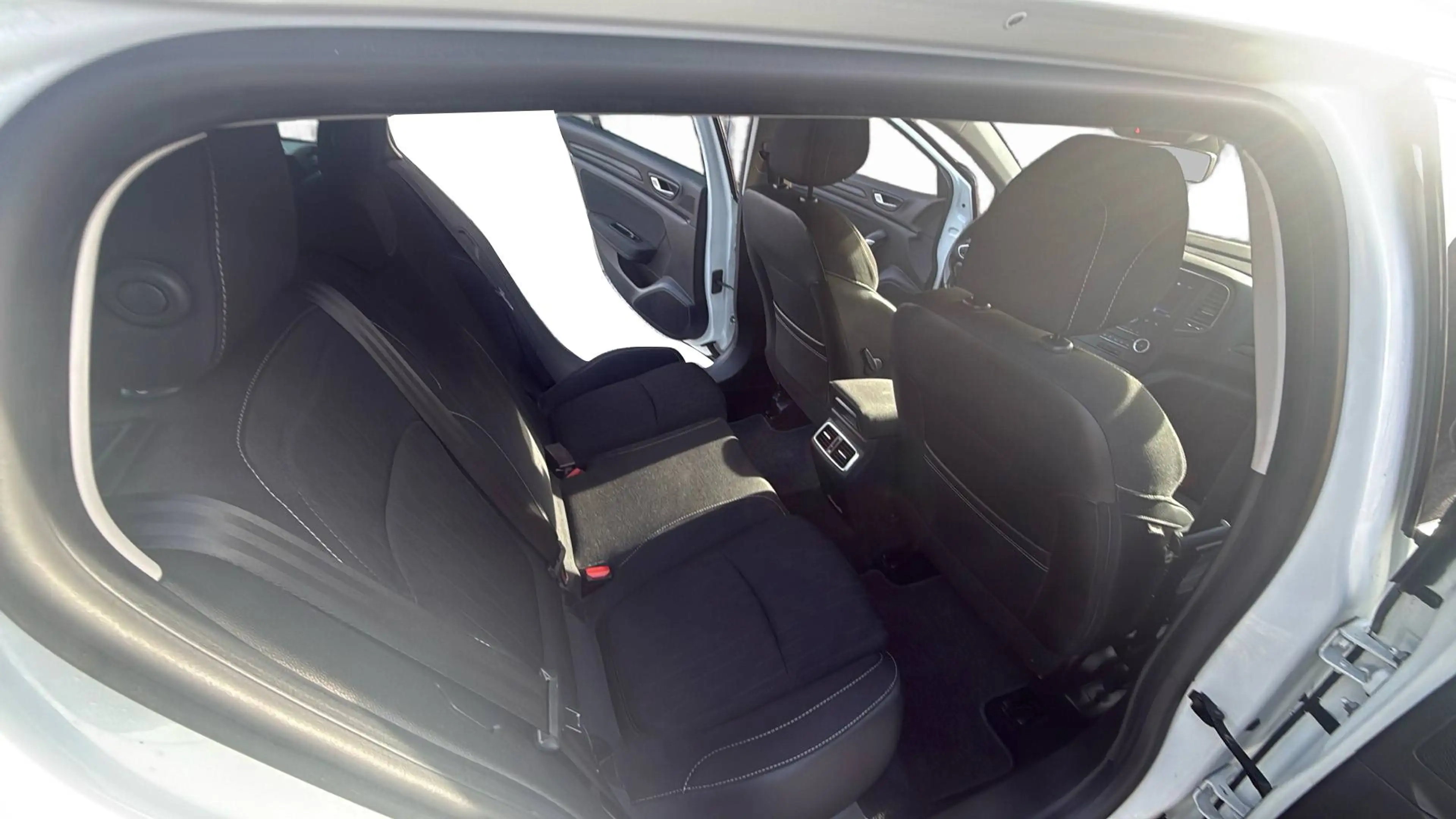 Renault Megane Mégane SW 1.5 Blue dCi Limited — photo 12