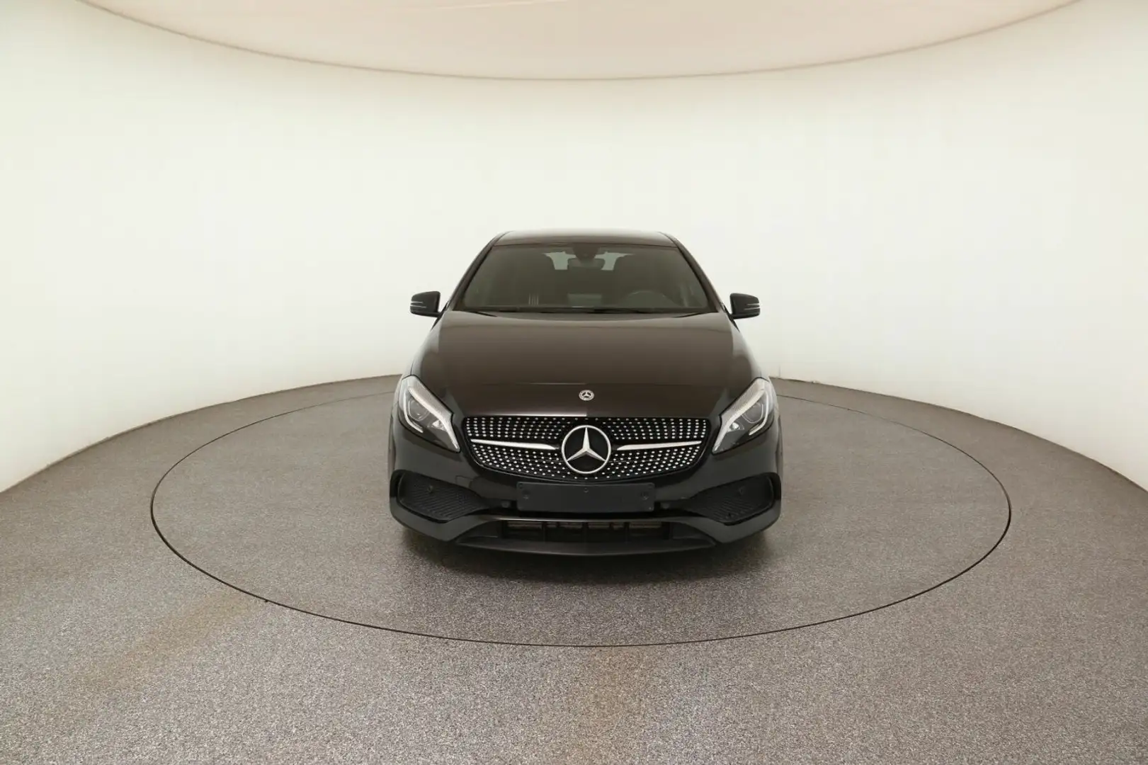 Mercedes-Benz A 180 A 180 AMG Line LED+NAVI+PDC+SHZ+TEMP+ AMG Sport BC Black - 2
