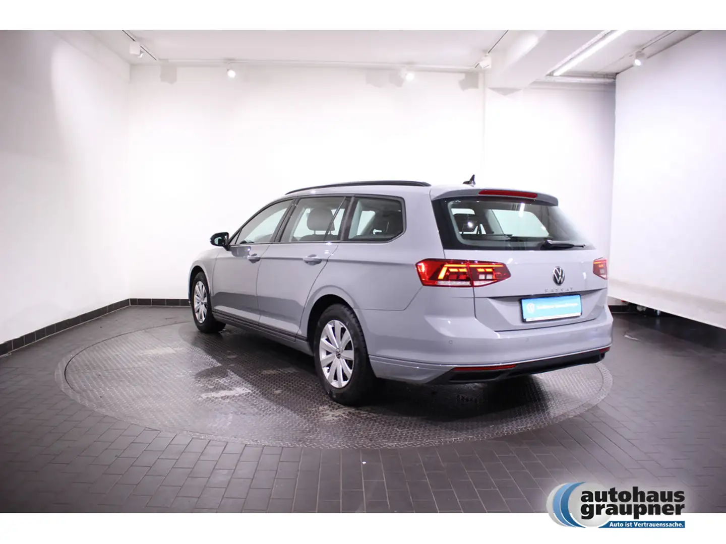 Volkswagen Passat Variant 1.5 TSI DSG SHZ NAVI ACC LED Grau - 2