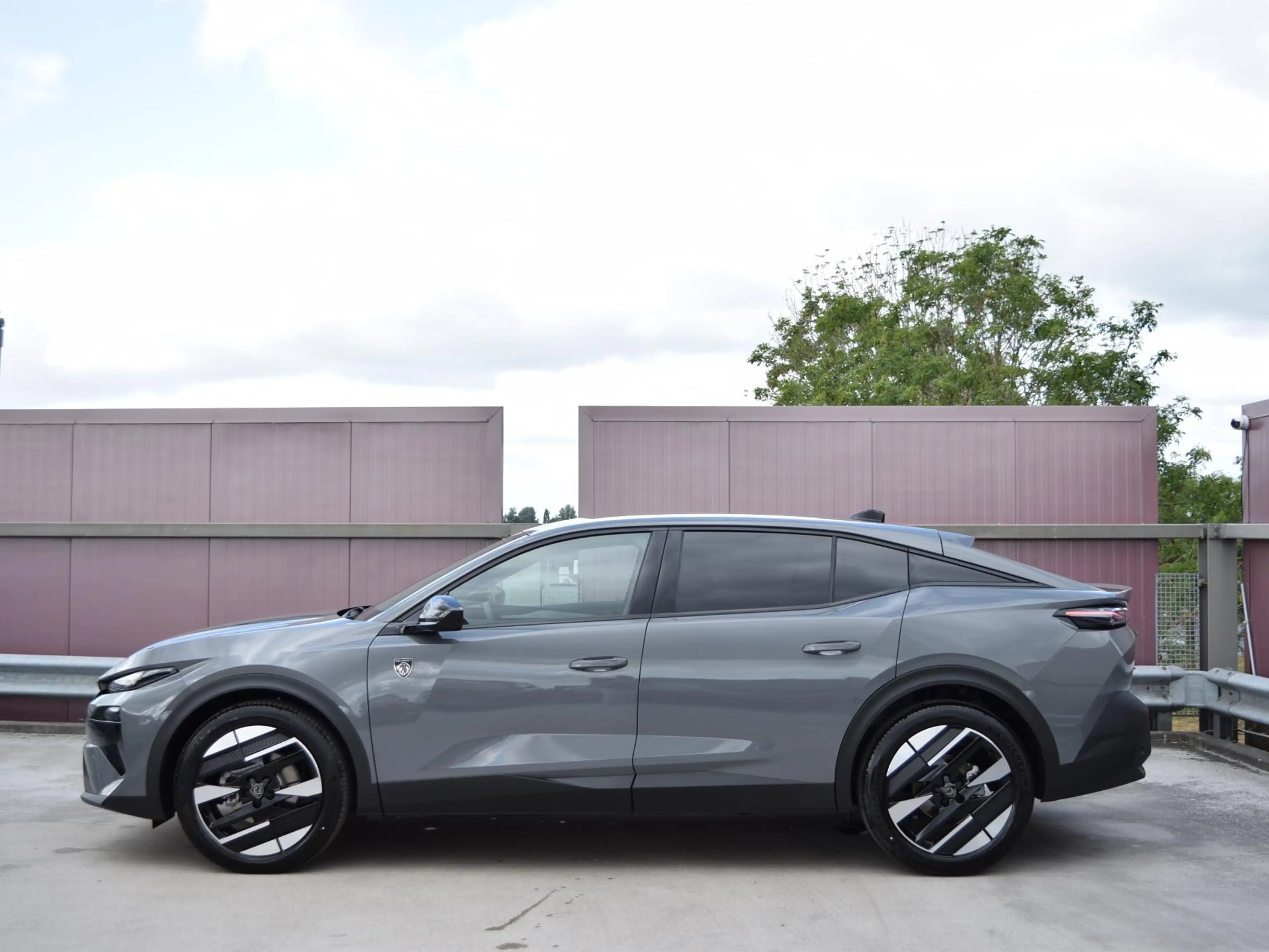 Peugeot 408 1.2 GT Exclusive Hybrid 145 UIT VOORRAAD LEVERBAAR — photo 2