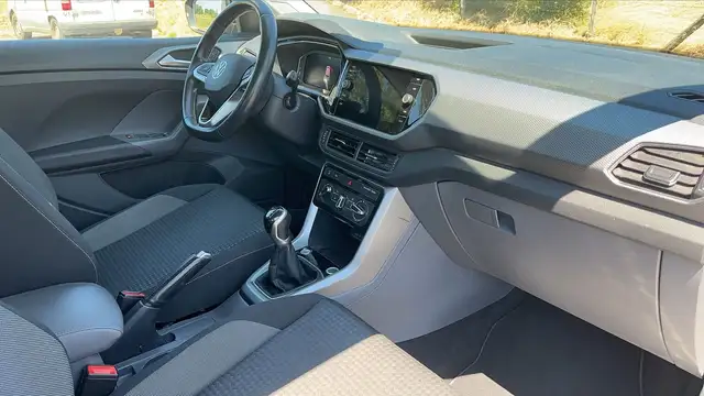 Volkswagen T-Cross view 10
