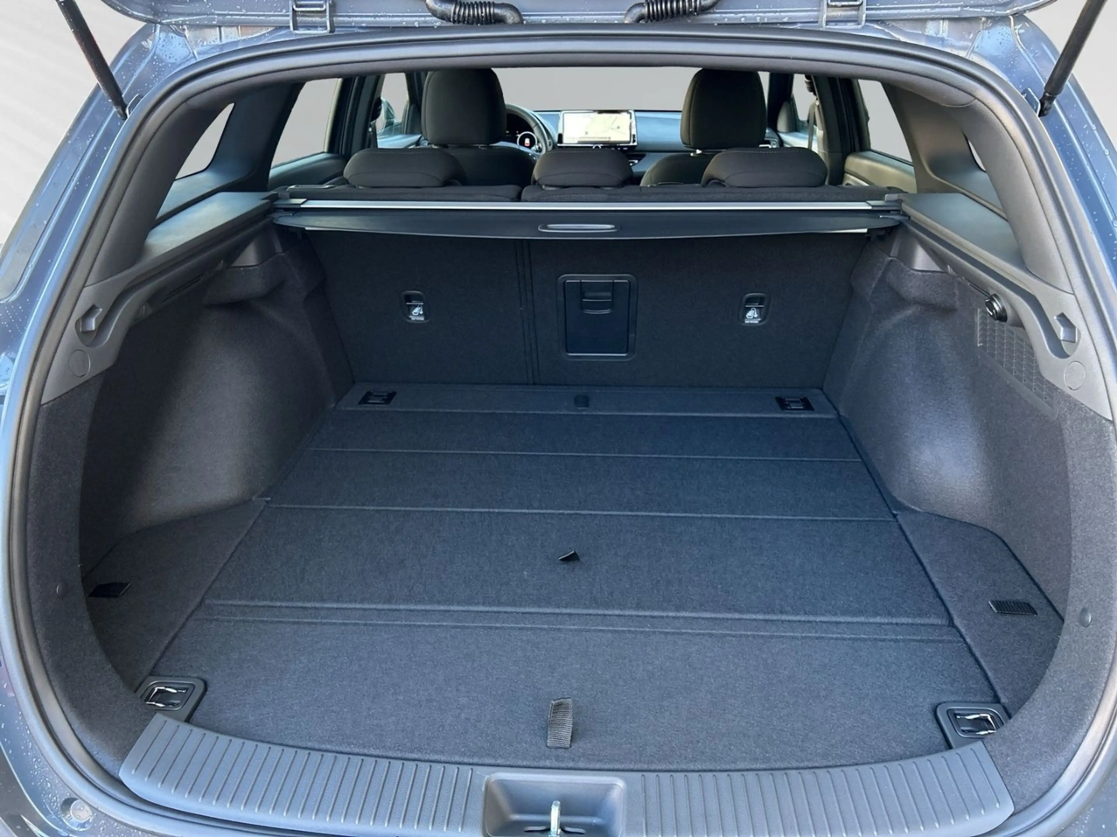 Hyundai i30 Kombi 1.5T DCT ADVANTAGE LED Navi Plus-Paket — photo 7