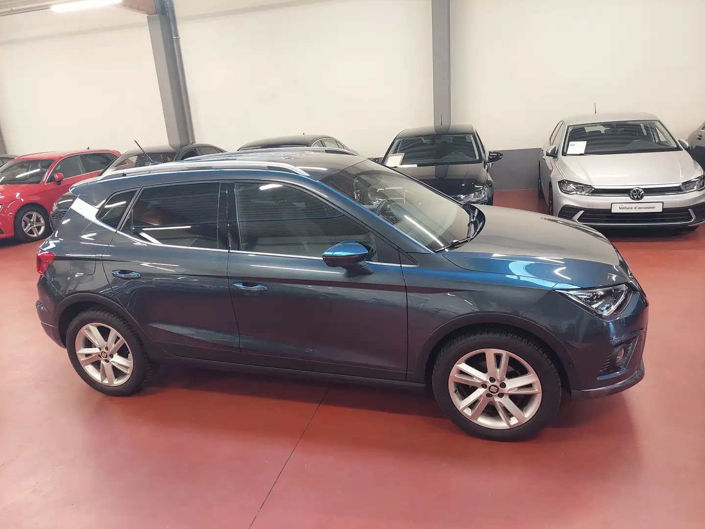 SEAT Arona 1.0 TSi + DSG + E6d + Finition Sport FR + LED +++ Grijs - 2