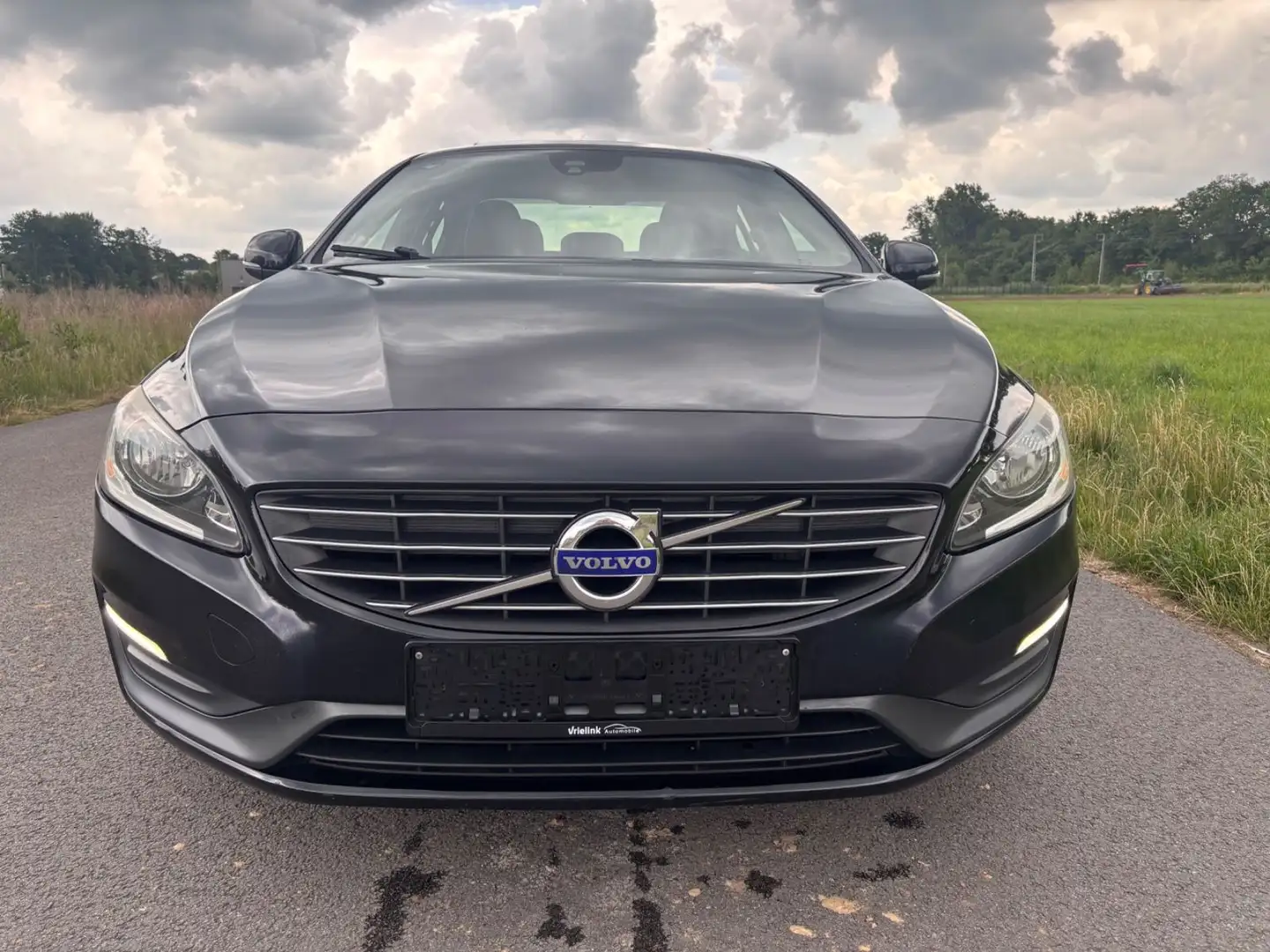 Volvo S60 D2 1,6d aut.Lim. Momentum-Dach-Navi-Eur5 Noir - 2